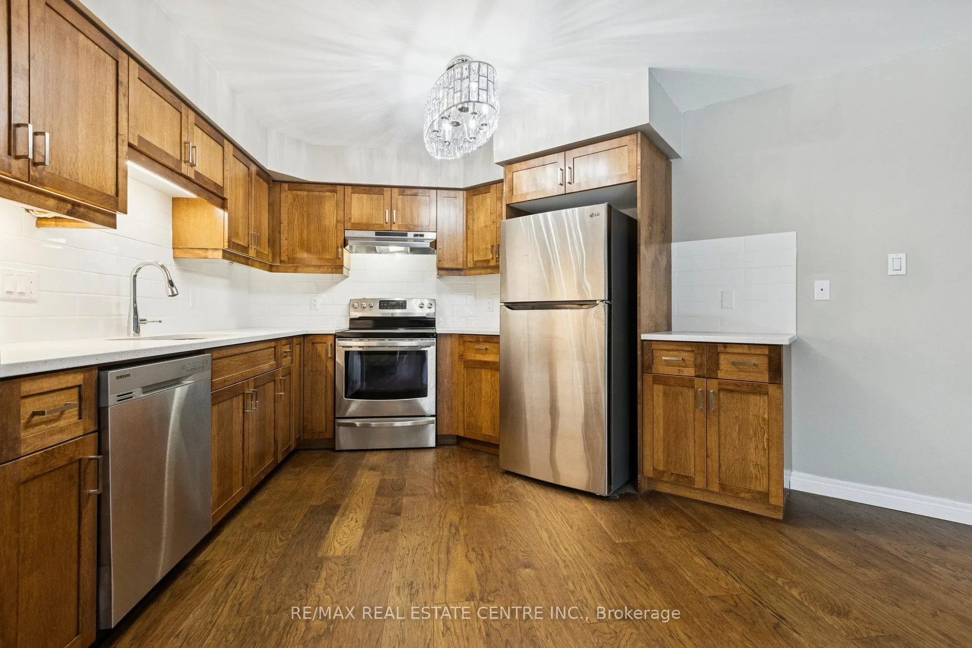 Photo 18 of 10 Periwinkle Way, Guelph, Pineridge/Westminster Woods — HOMEH