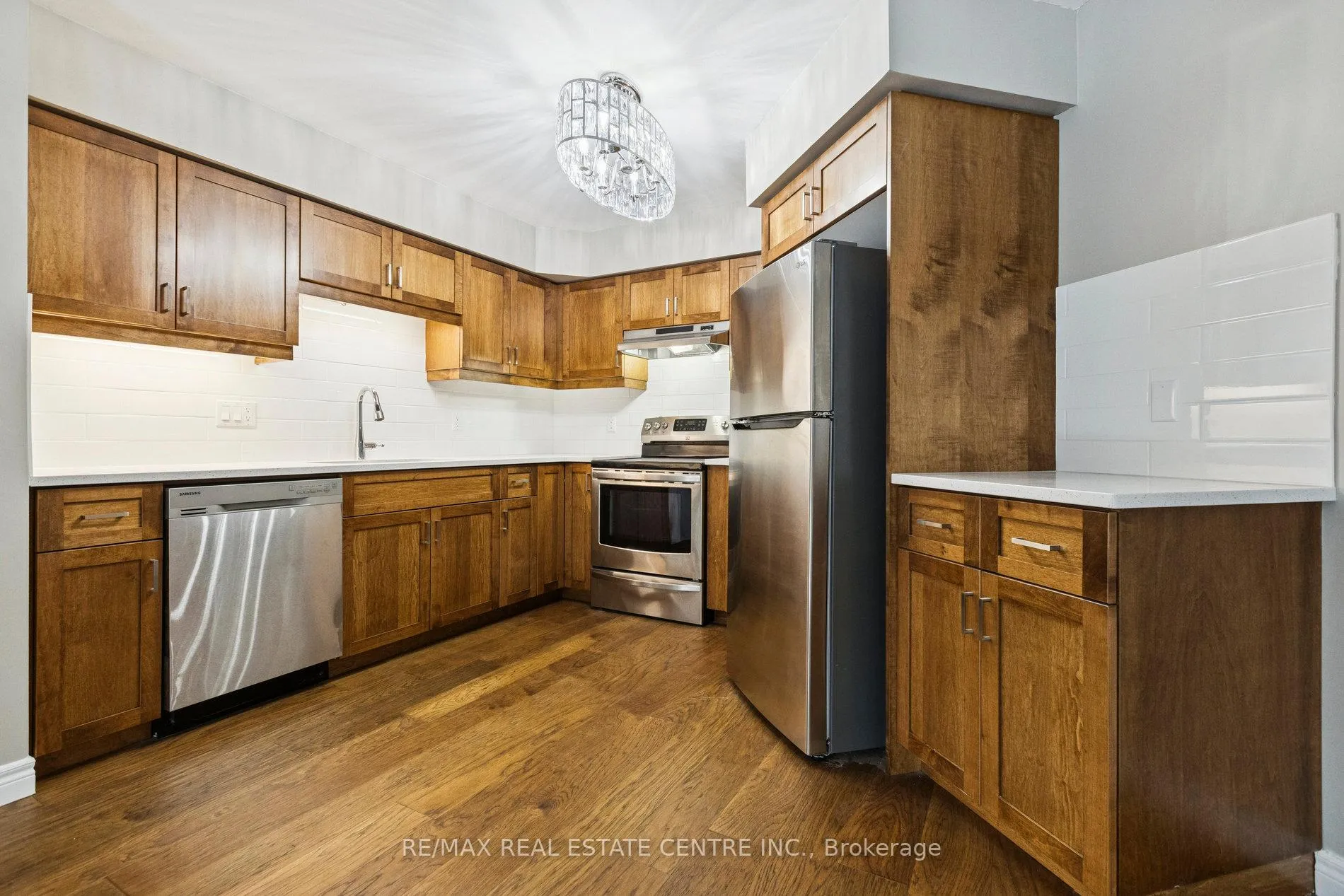Photo 19 of 10 Periwinkle Way, Guelph, Pineridge/Westminster Woods — HOMEH
