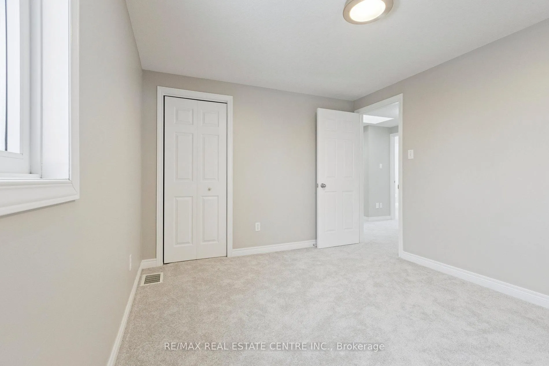 Photo 32 of 10 Periwinkle Way, Guelph, Pineridge/Westminster Woods — HOMEH