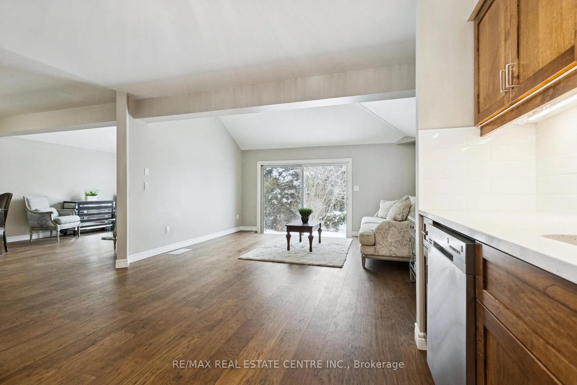 Photo 33 of 10 Periwinkle Way, Guelph, Pineridge/Westminster Woods — HOMEH