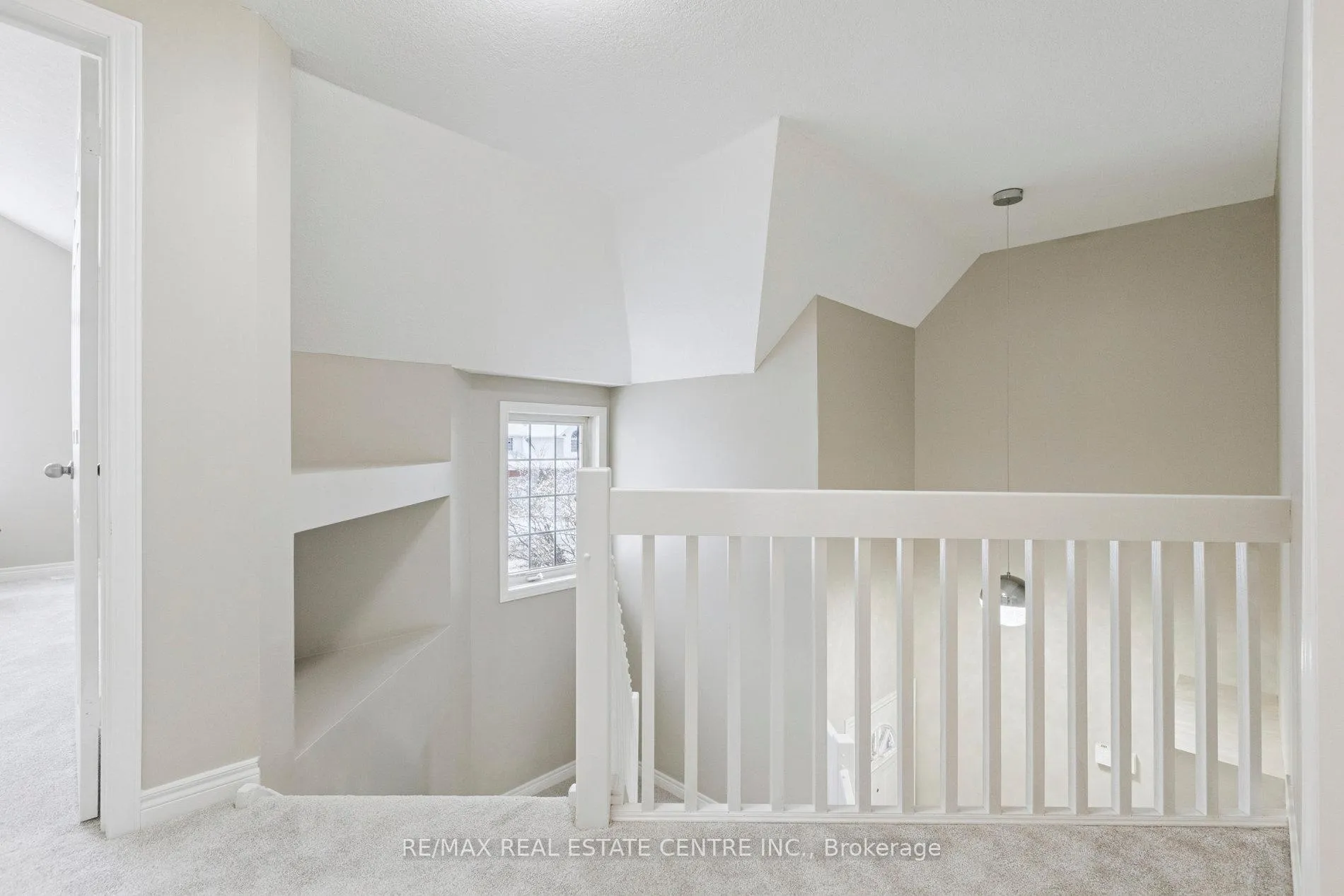 Photo 35 of 10 Periwinkle Way, Guelph, Pineridge/Westminster Woods — HOMEH