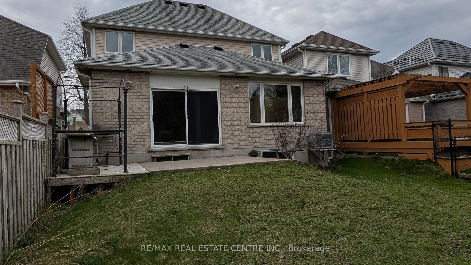 Photo 37 of 10 Periwinkle Way, Guelph, Pineridge/Westminster Woods — HOMEH