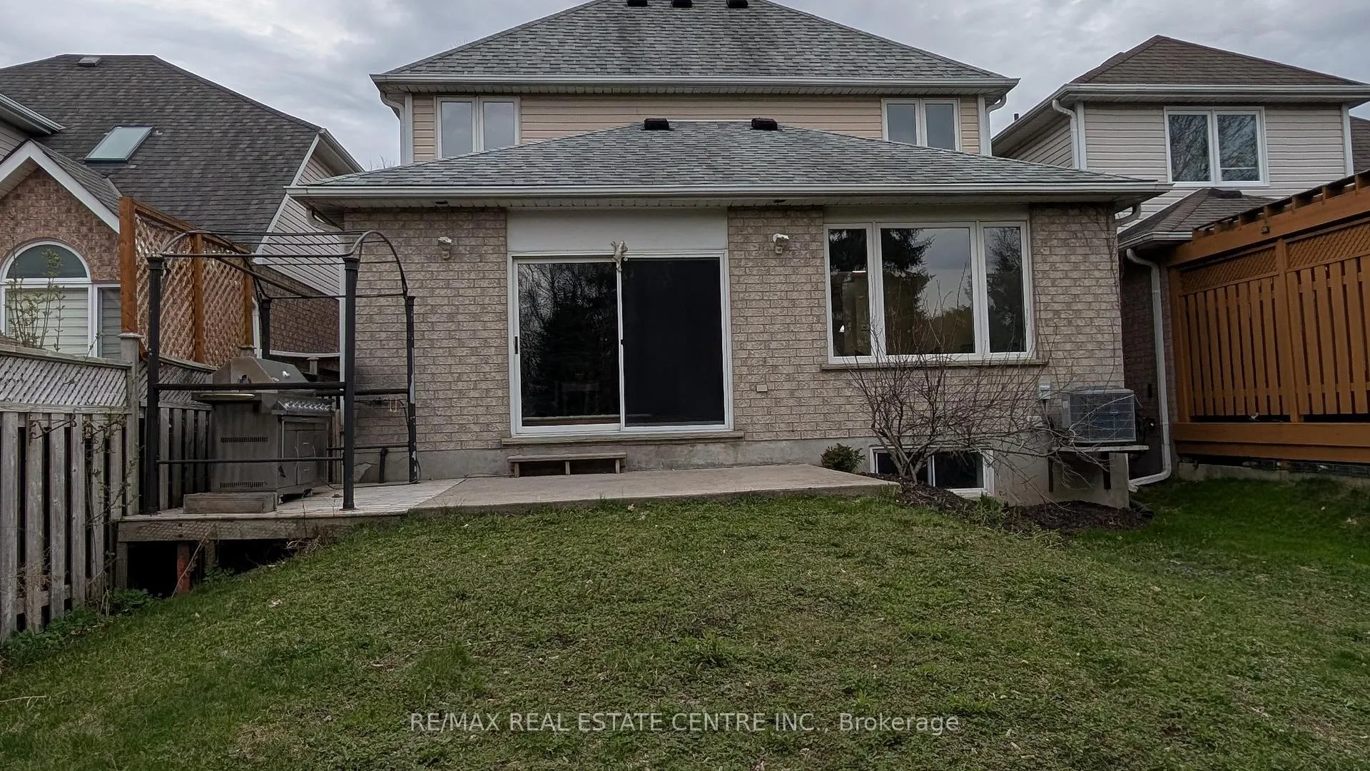 Photo 38 of 10 Periwinkle Way, Guelph, Pineridge/Westminster Woods — HOMEH