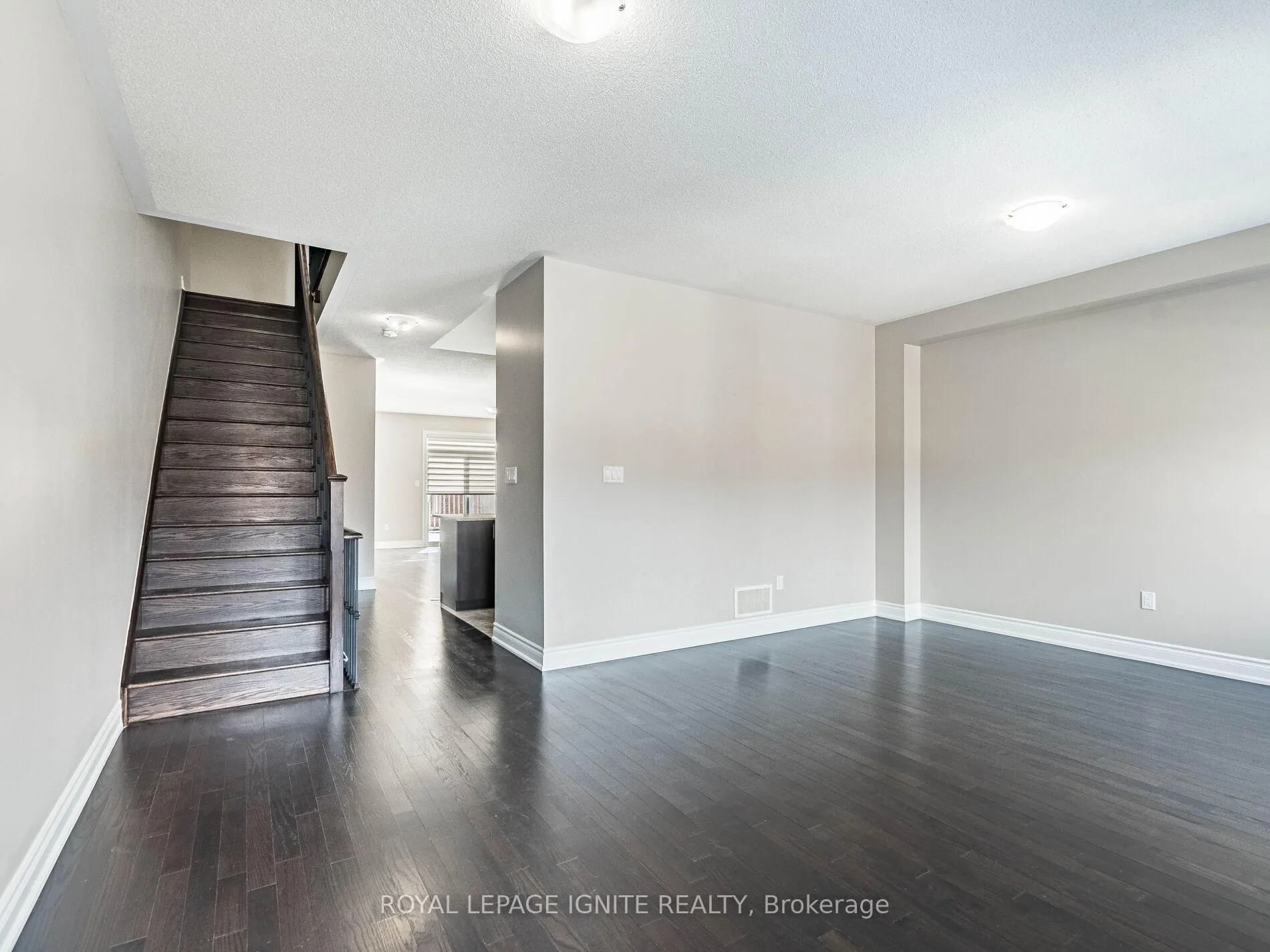 Photo 18 of 15 Temple Manor Road, Brampton, Bram West — HOMEH