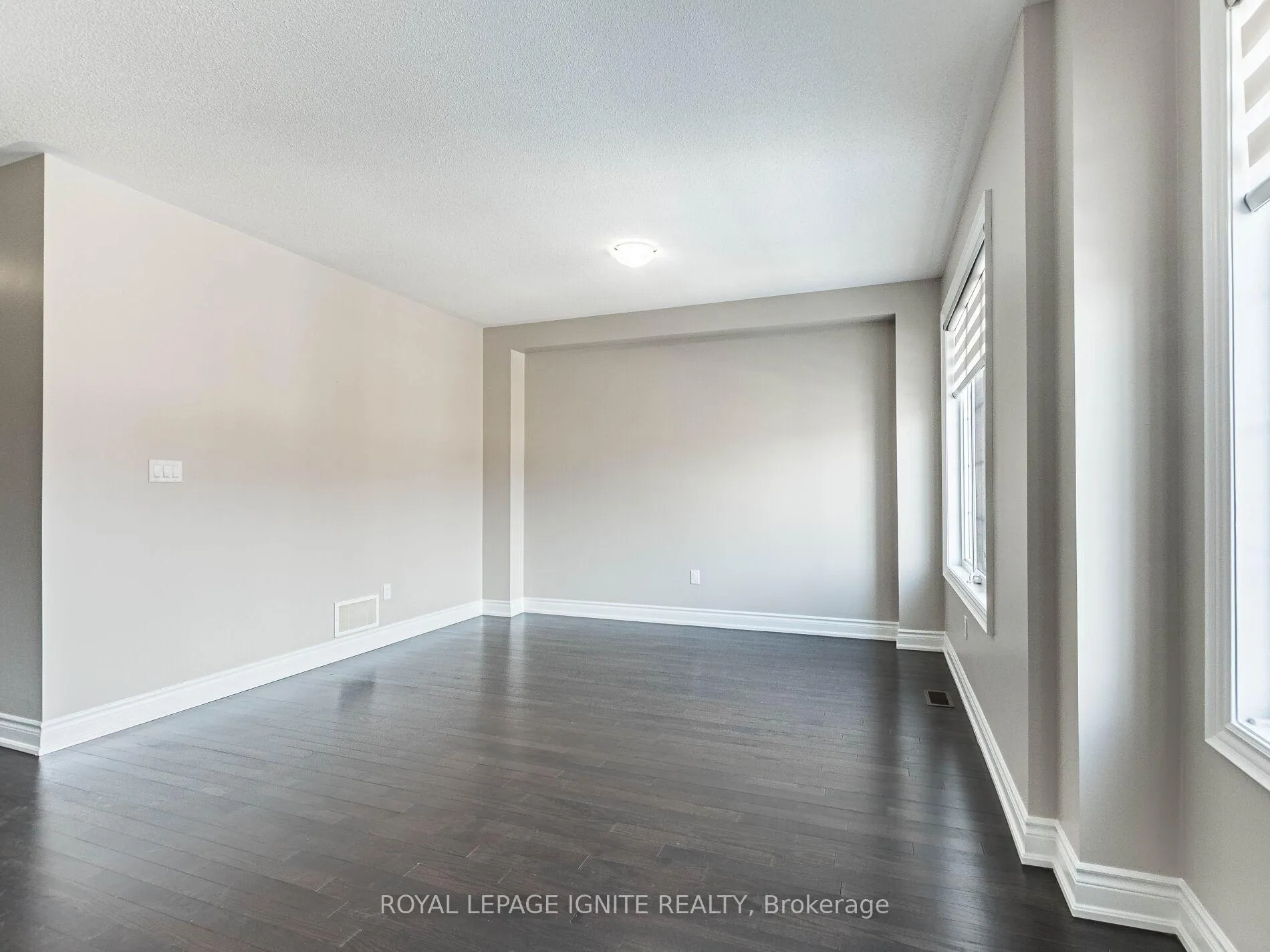 Photo 20 of 15 Temple Manor Road, Brampton, Bram West — HOMEH