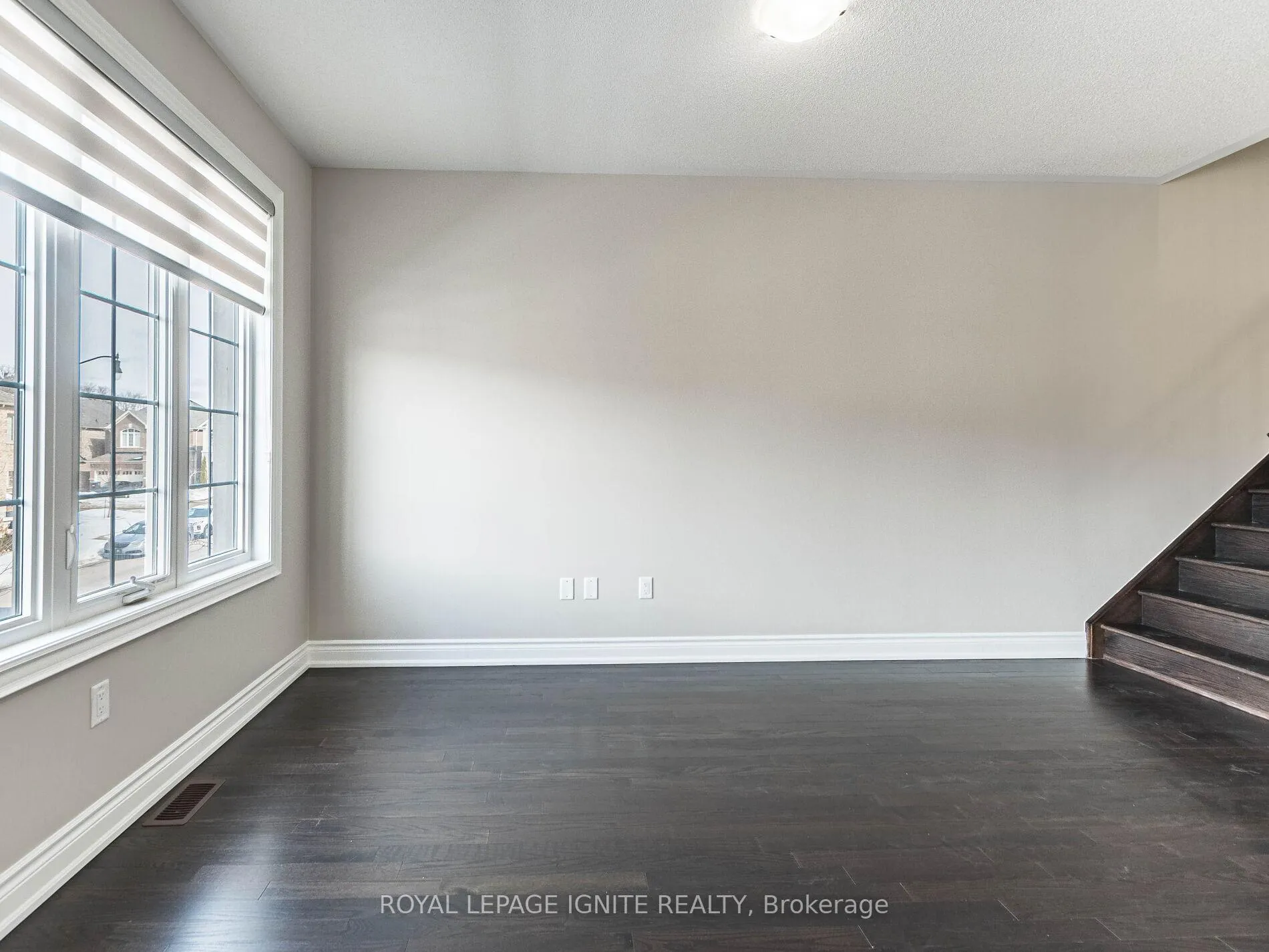 Photo 24 of 15 Temple Manor Road, Brampton, Bram West — HOMEH