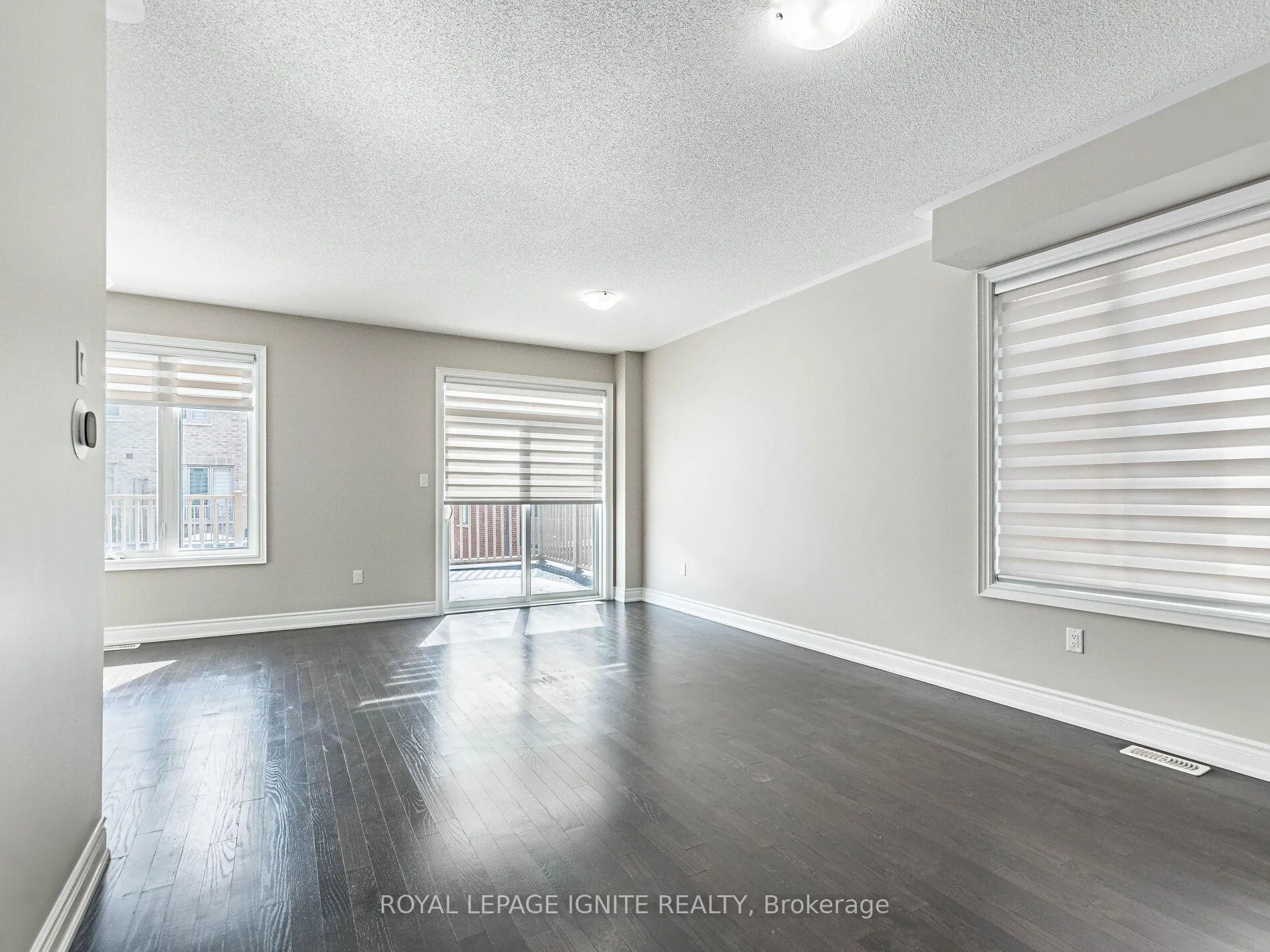 Photo 25 of 15 Temple Manor Road, Brampton, Bram West — HOMEH