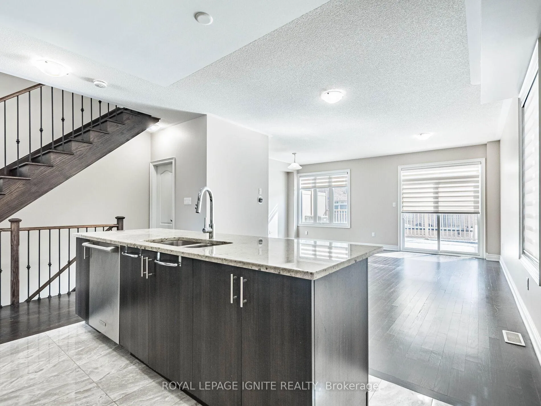 Photo 38 of 15 Temple Manor Road, Brampton, Bram West — HOMEH