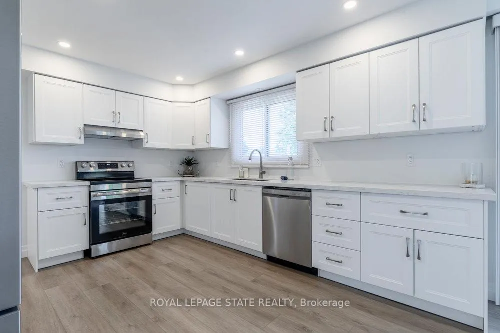 Photo 17 of 8477 Dickenson Road E, Hamilton, Rural Glanbrook — HOMEH