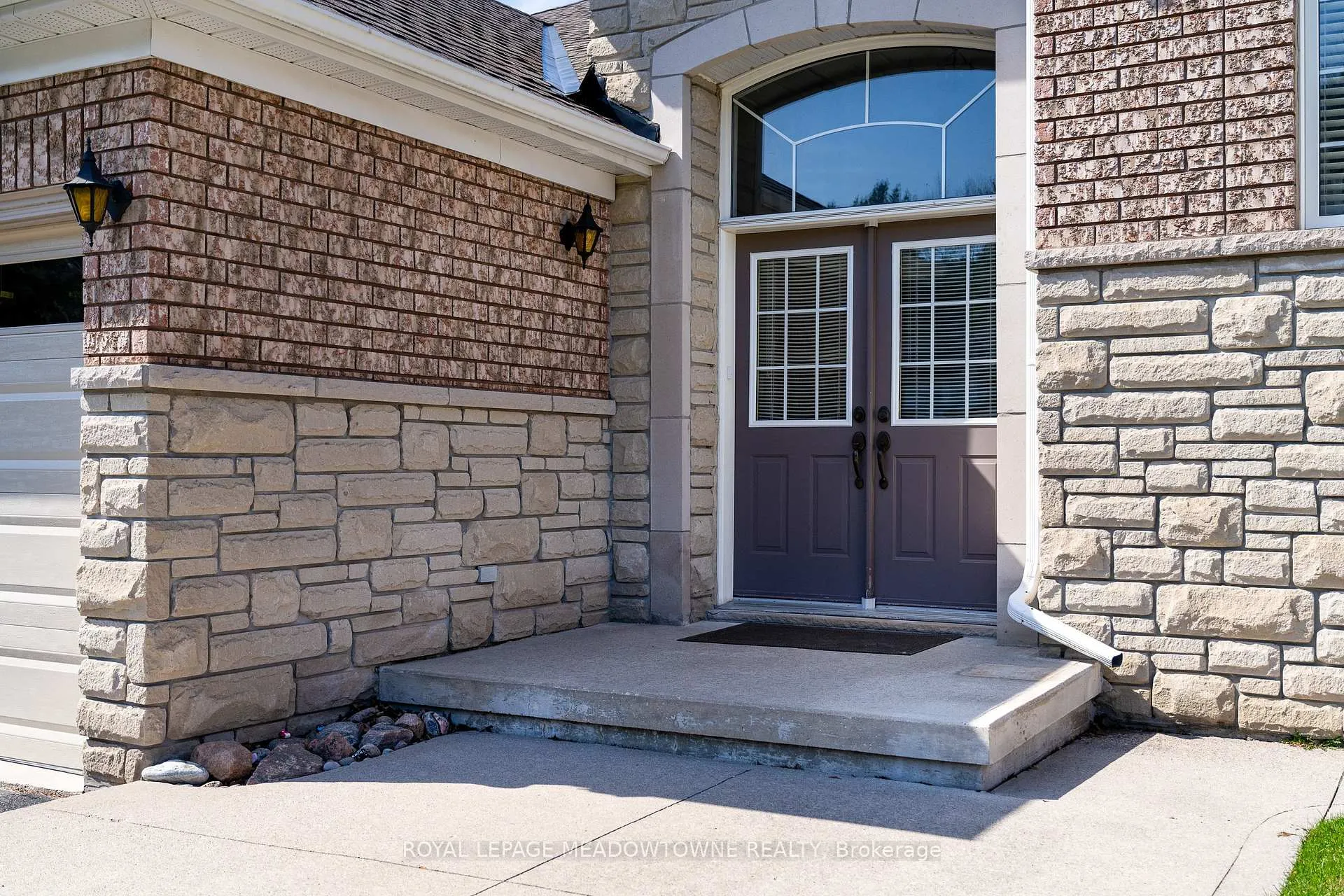 Photo 2 of 30 Cranberry Heights, Wasaga Beach — HOMEH