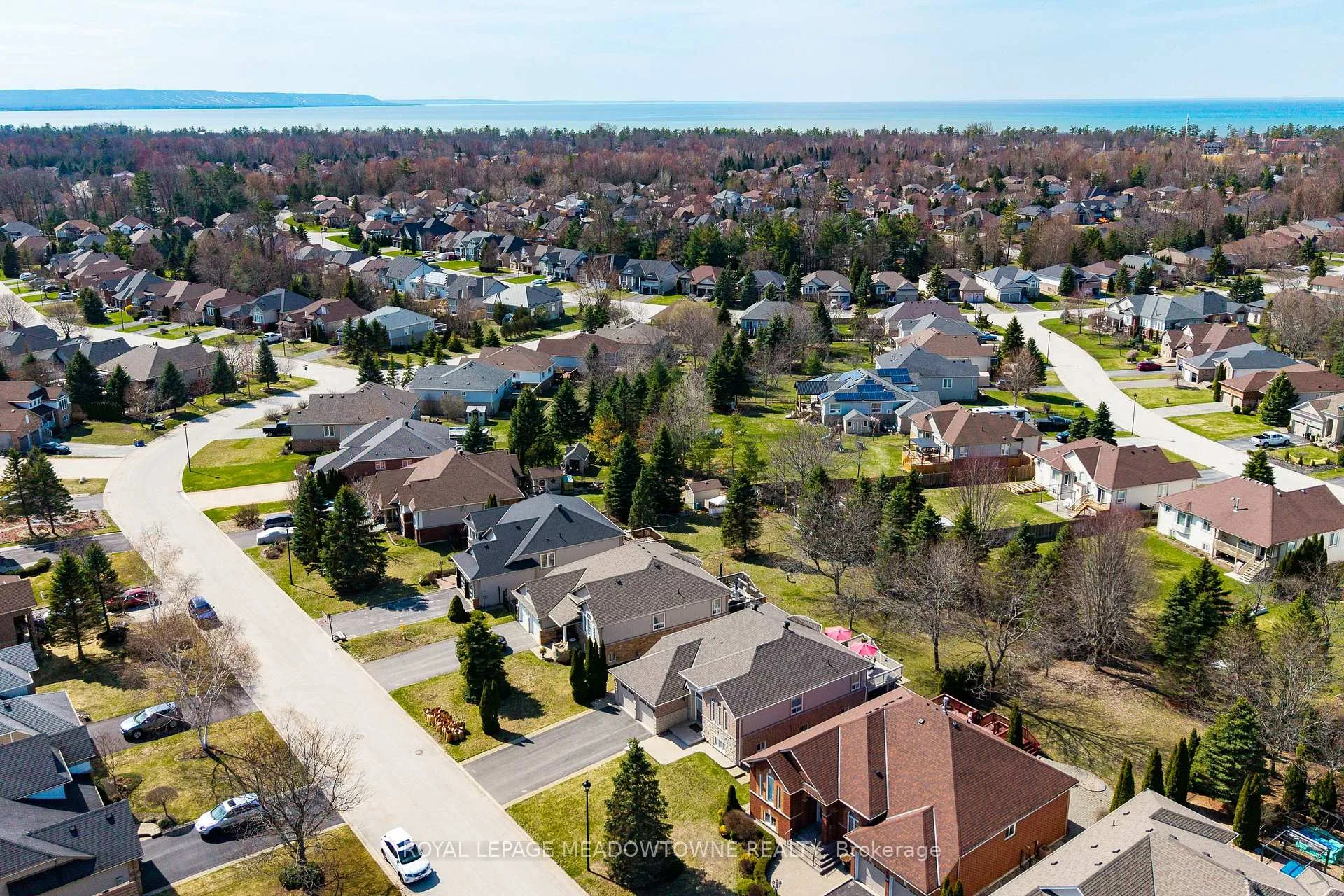 Photo 3 of 30 Cranberry Heights, Wasaga Beach — HOMEH