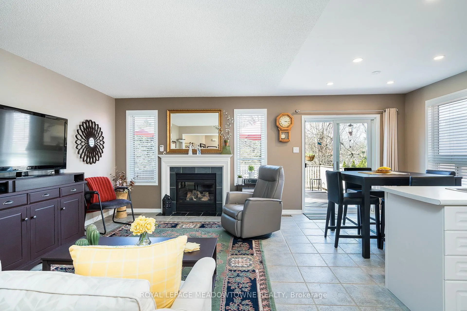 Photo 14 of 30 Cranberry Heights, Wasaga Beach — HOMEH