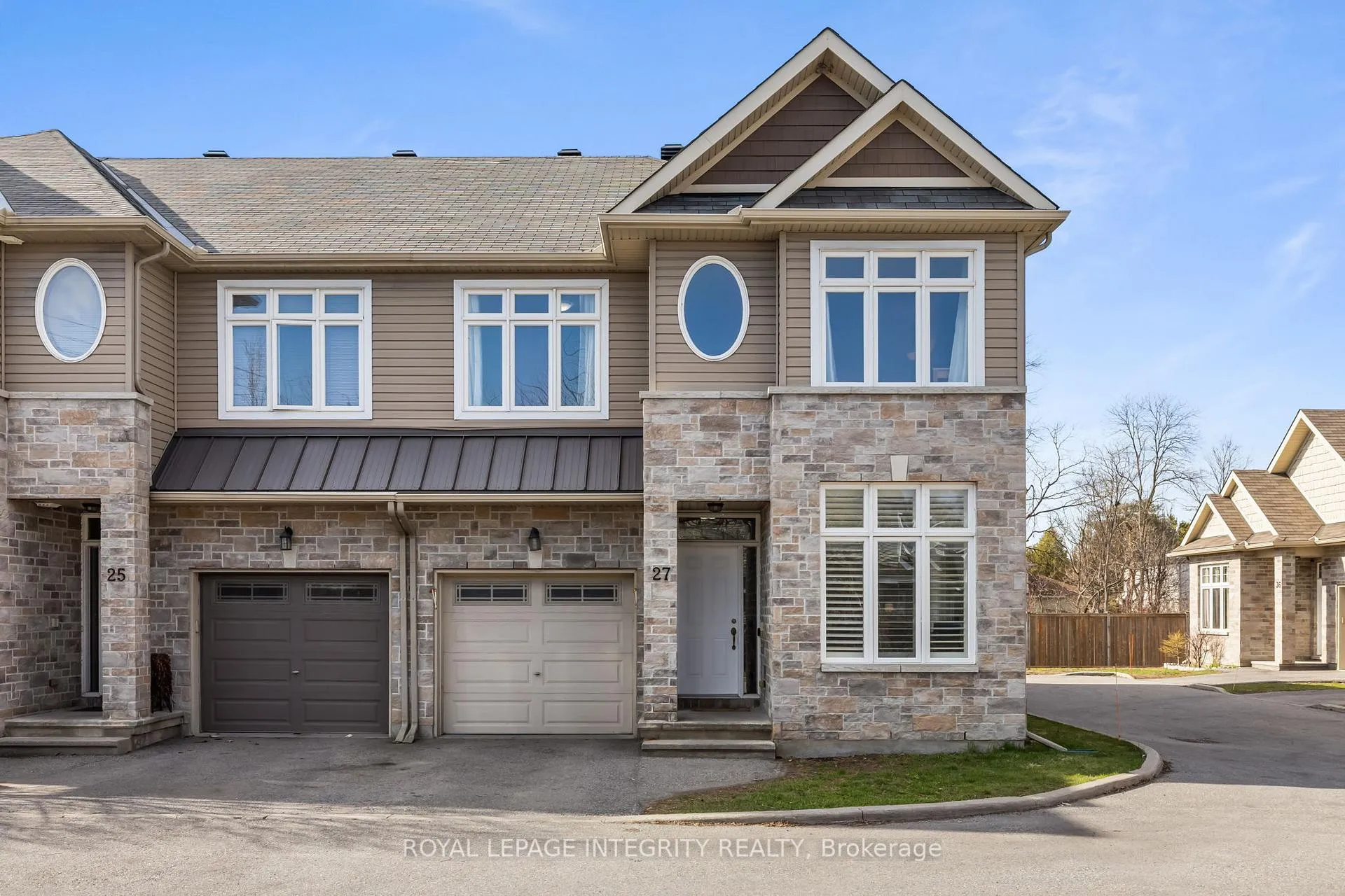 Photo 1 of 27 Orange Blossom Private, Ottawa, Blossom Park/Leitrim — HOMEH