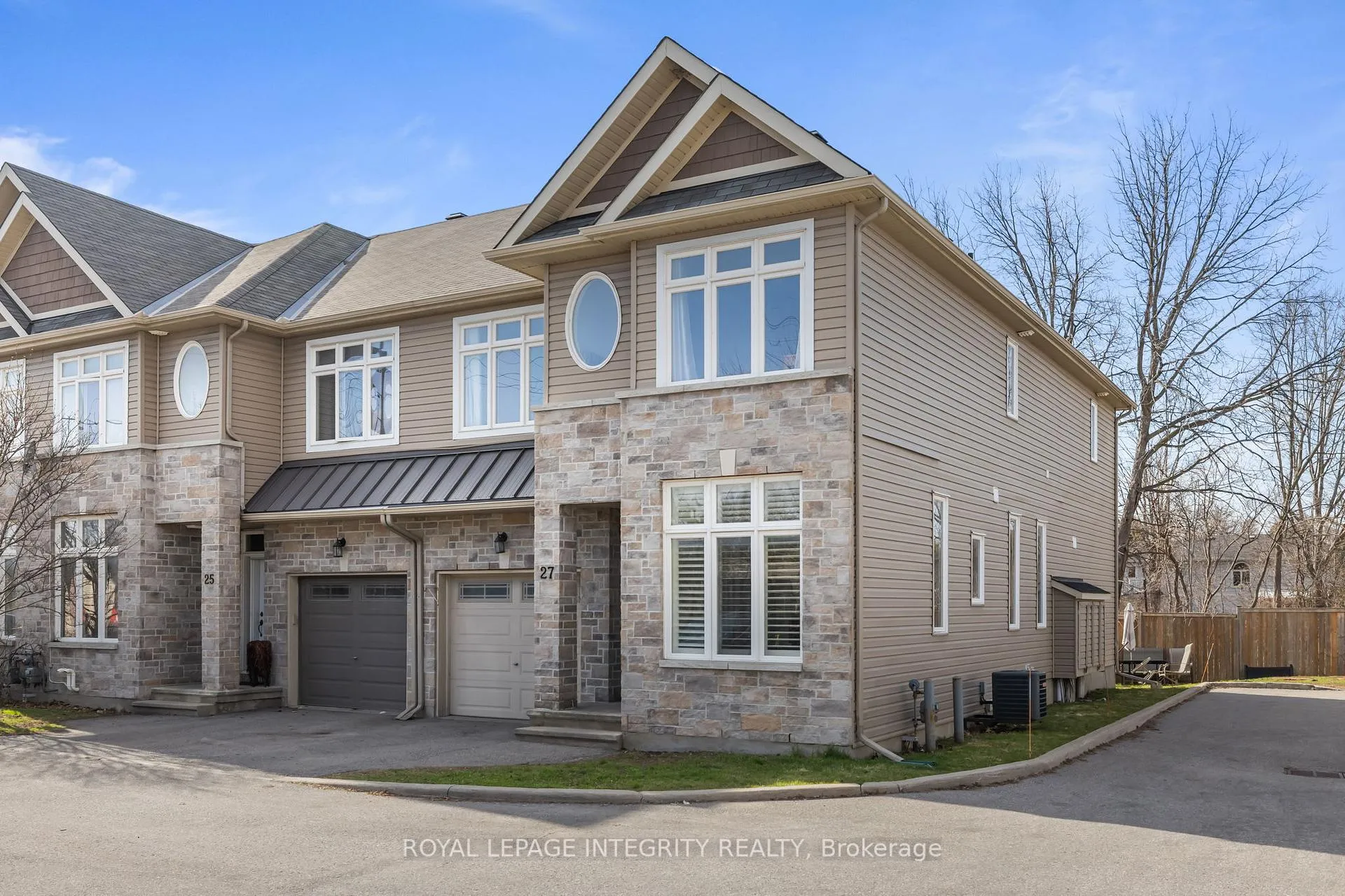 Photo 2 of 27 Orange Blossom Private, Ottawa, Blossom Park/Leitrim — HOMEH