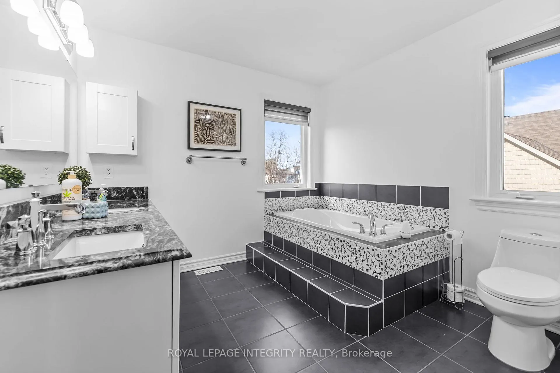 Photo 23 of 27 Orange Blossom Private, Ottawa, Blossom Park/Leitrim — HOMEH
