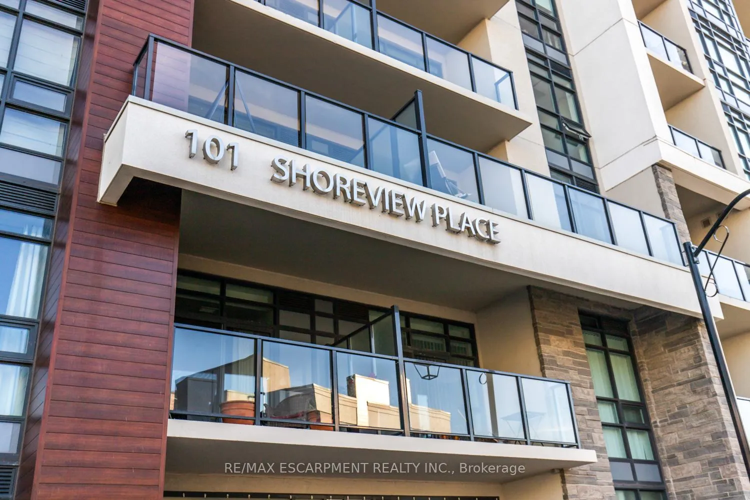 Photo 2 of Unit 419, 101 Shoreview Place, Hamilton, Lakeshore — HOMEH