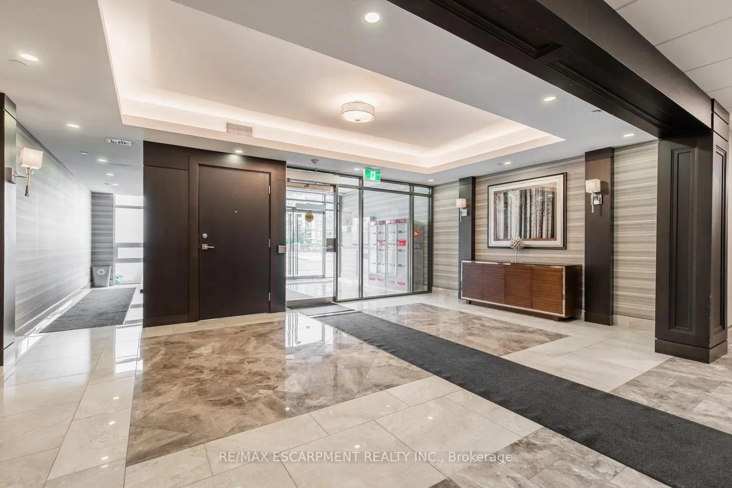 Photo 3 of Unit 419, 101 Shoreview Place, Hamilton, Lakeshore — HOMEH