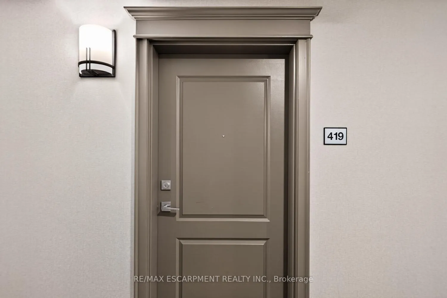 Photo 5 of Unit 419, 101 Shoreview Place, Hamilton, Lakeshore — HOMEH