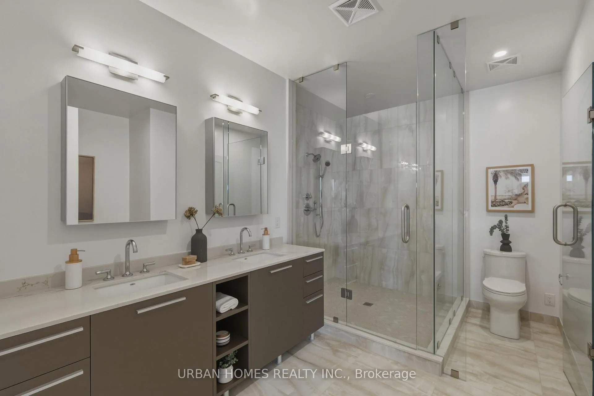 Photo 7 of Unit 3601, 65 Broadway Avenue, Toronto, Mount Pleasant West — HOMEH