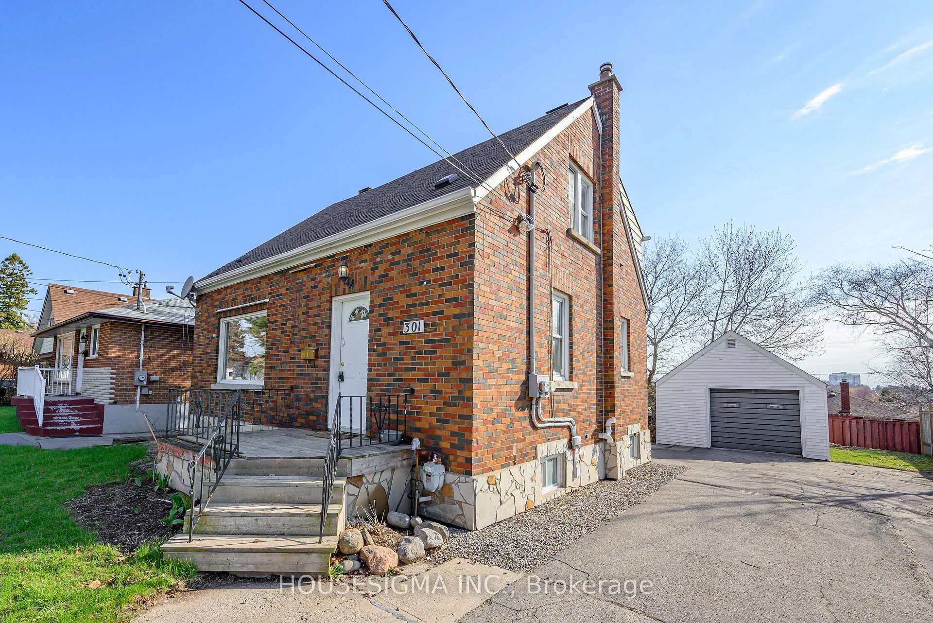 Photo 1 of 301 Gibbons Street, Oshawa, McLaughlin — HOMEH