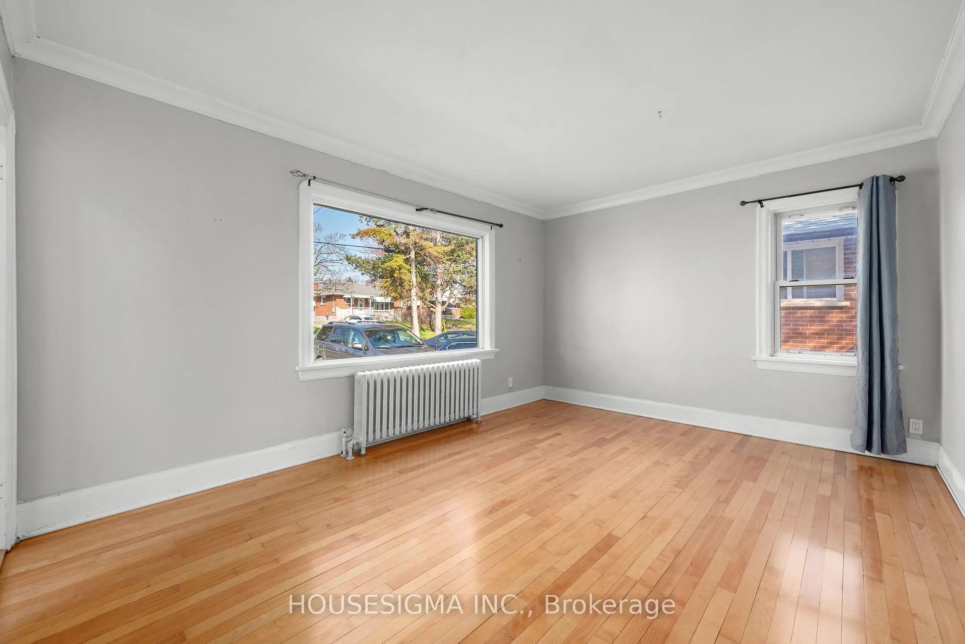 Photo 10 of 301 Gibbons Street, Oshawa, McLaughlin — HOMEH