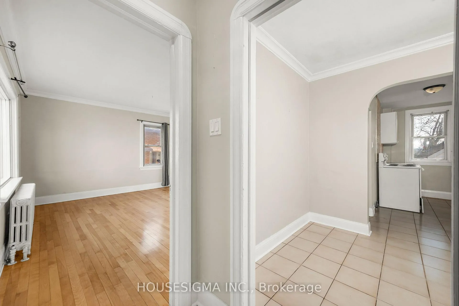 Photo 12 of 301 Gibbons Street, Oshawa, McLaughlin — HOMEH