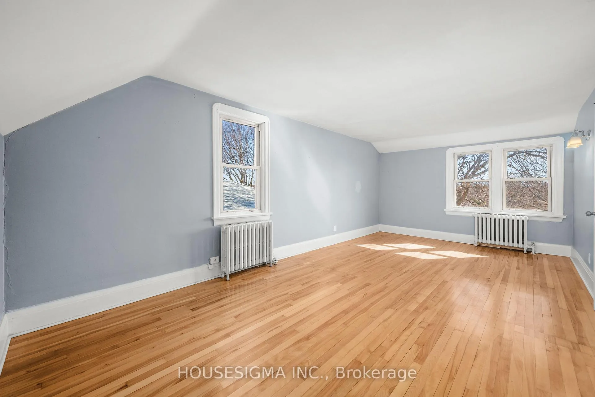 Photo 20 of 301 Gibbons Street, Oshawa, McLaughlin — HOMEH