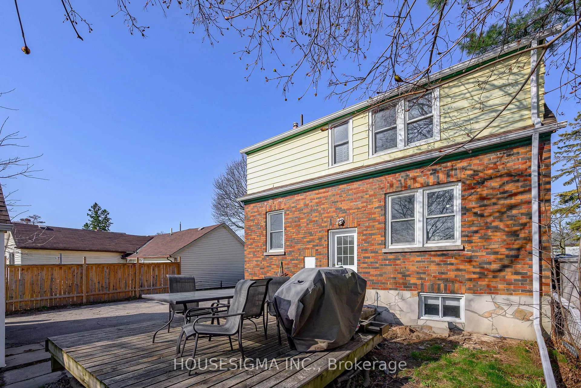 Photo 24 of 301 Gibbons Street, Oshawa, McLaughlin — HOMEH