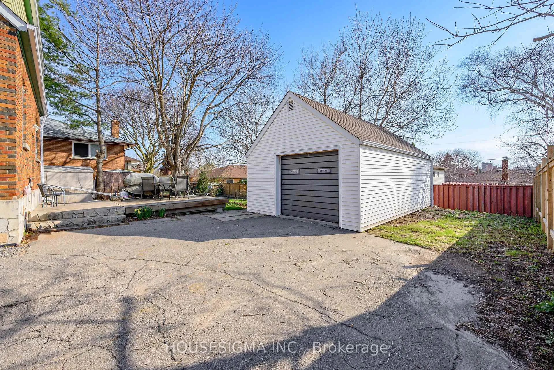 Photo 28 of 301 Gibbons Street, Oshawa, McLaughlin — HOMEH