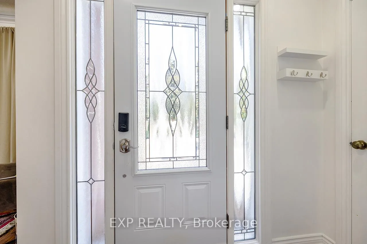Photo 5 of 854 Antonio Street, Pickering, Bay Ridges — HOMEH
