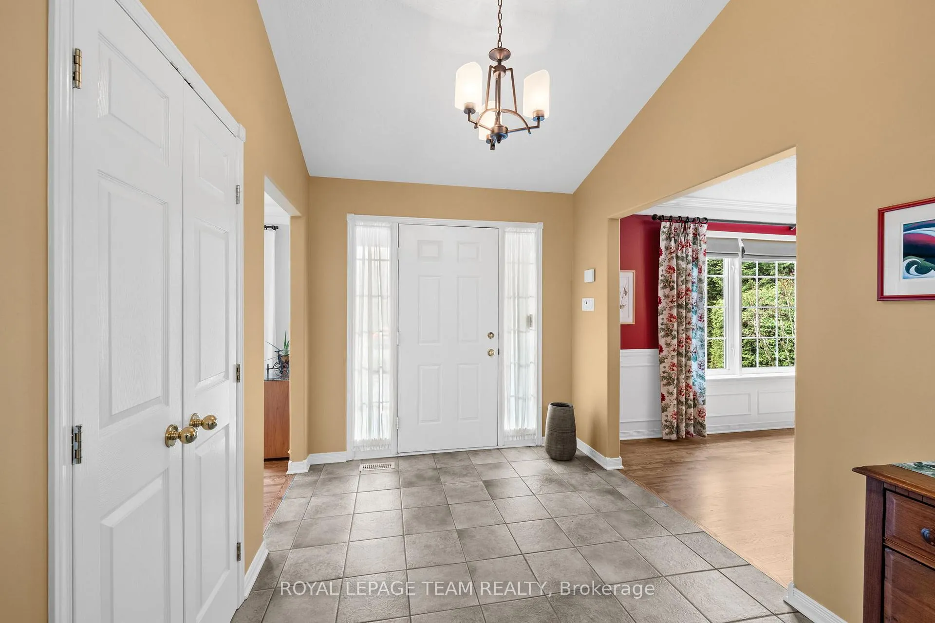 Photo 4 of 6461 Waddion Drive, Ottawa, Greely — HOMEH