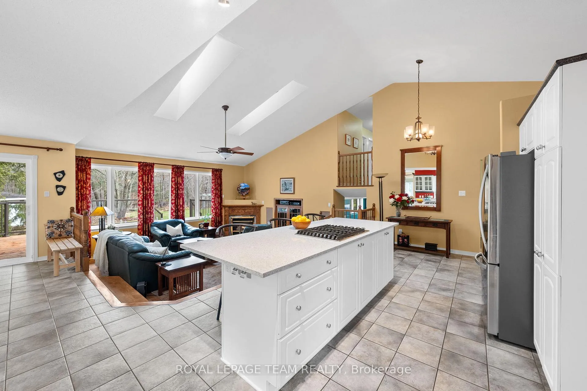 Photo 8 of 6461 Waddion Drive, Ottawa, Greely — HOMEH