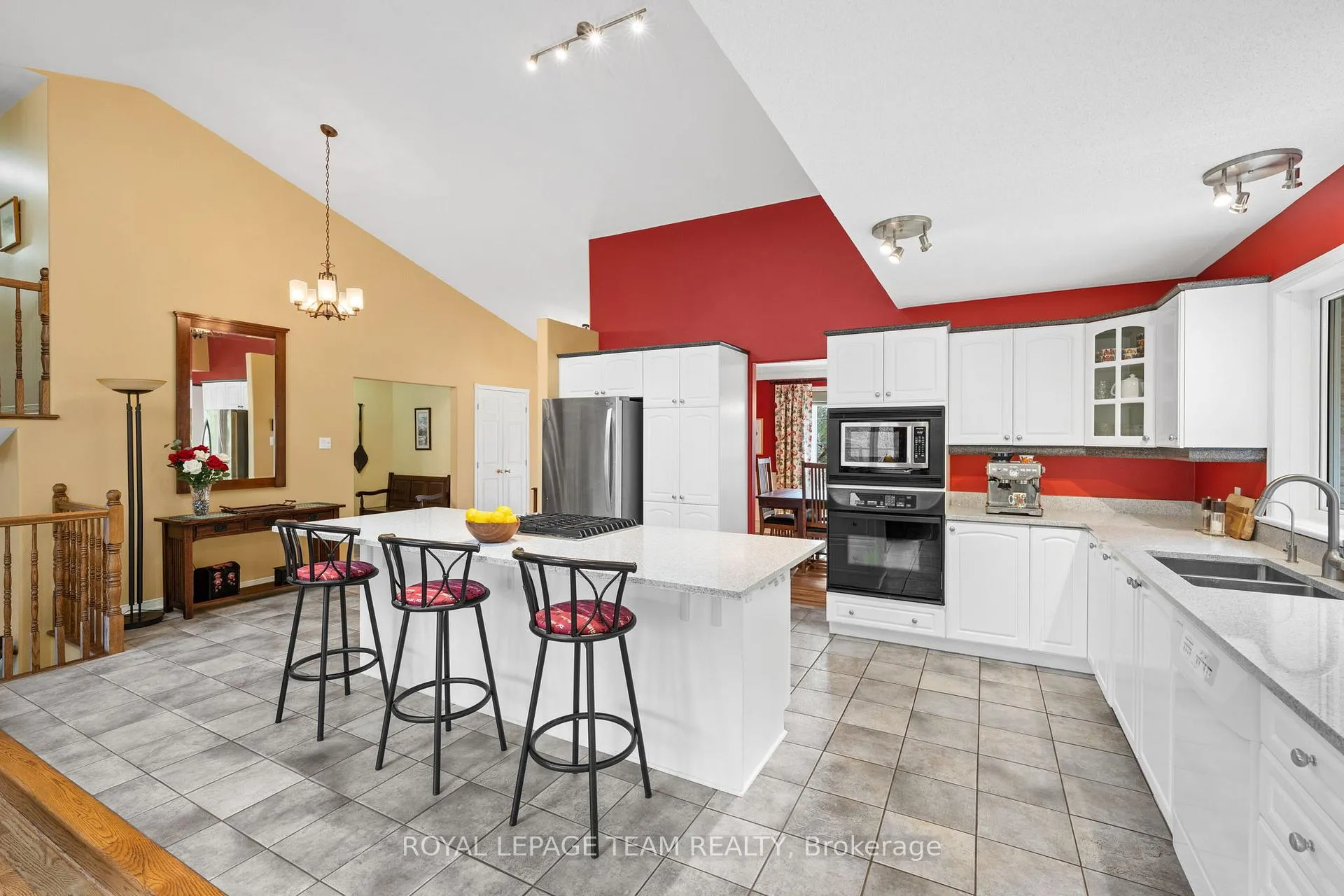 Photo 9 of 6461 Waddion Drive, Ottawa, Greely — HOMEH