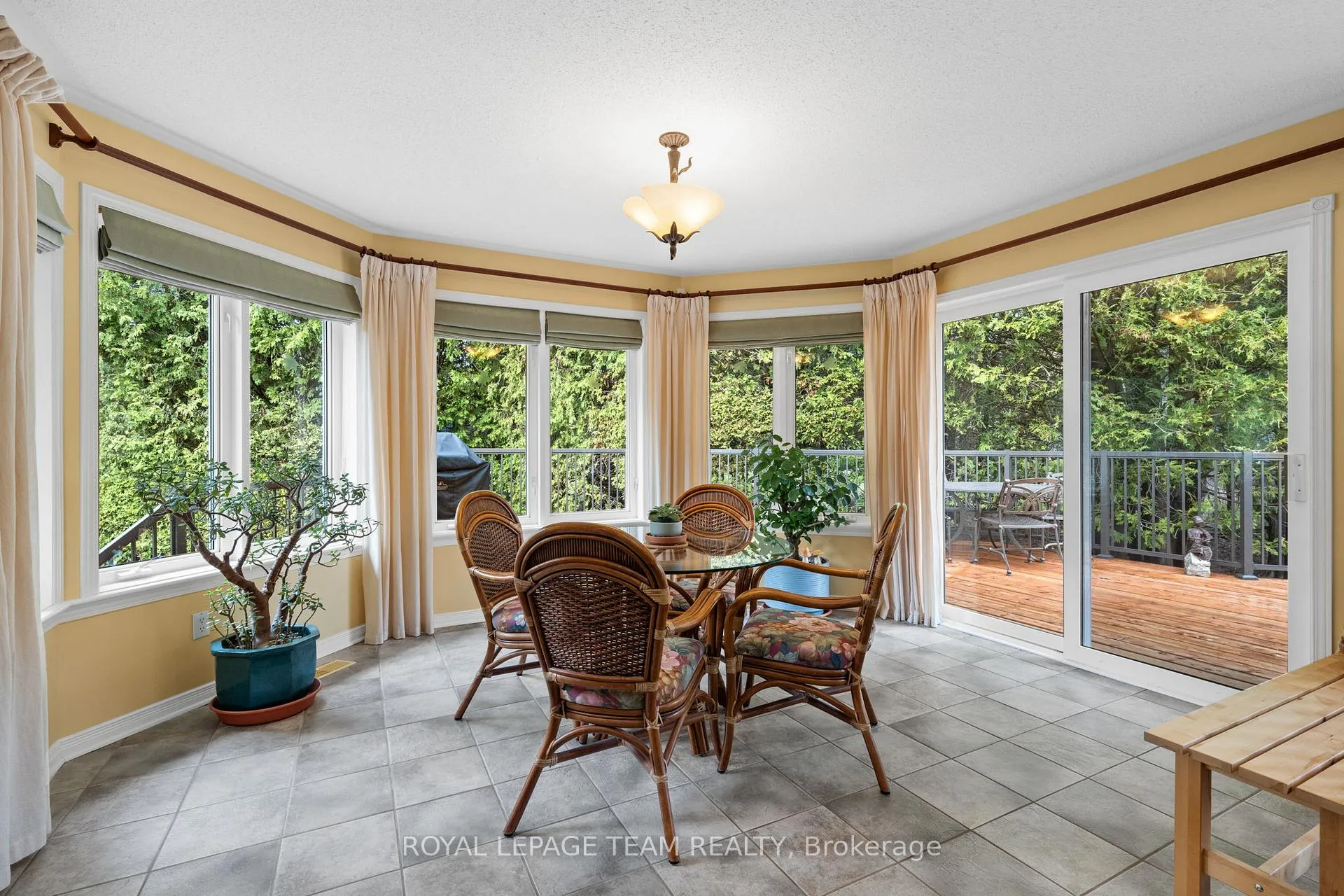 Photo 11 of 6461 Waddion Drive, Ottawa, Greely — HOMEH