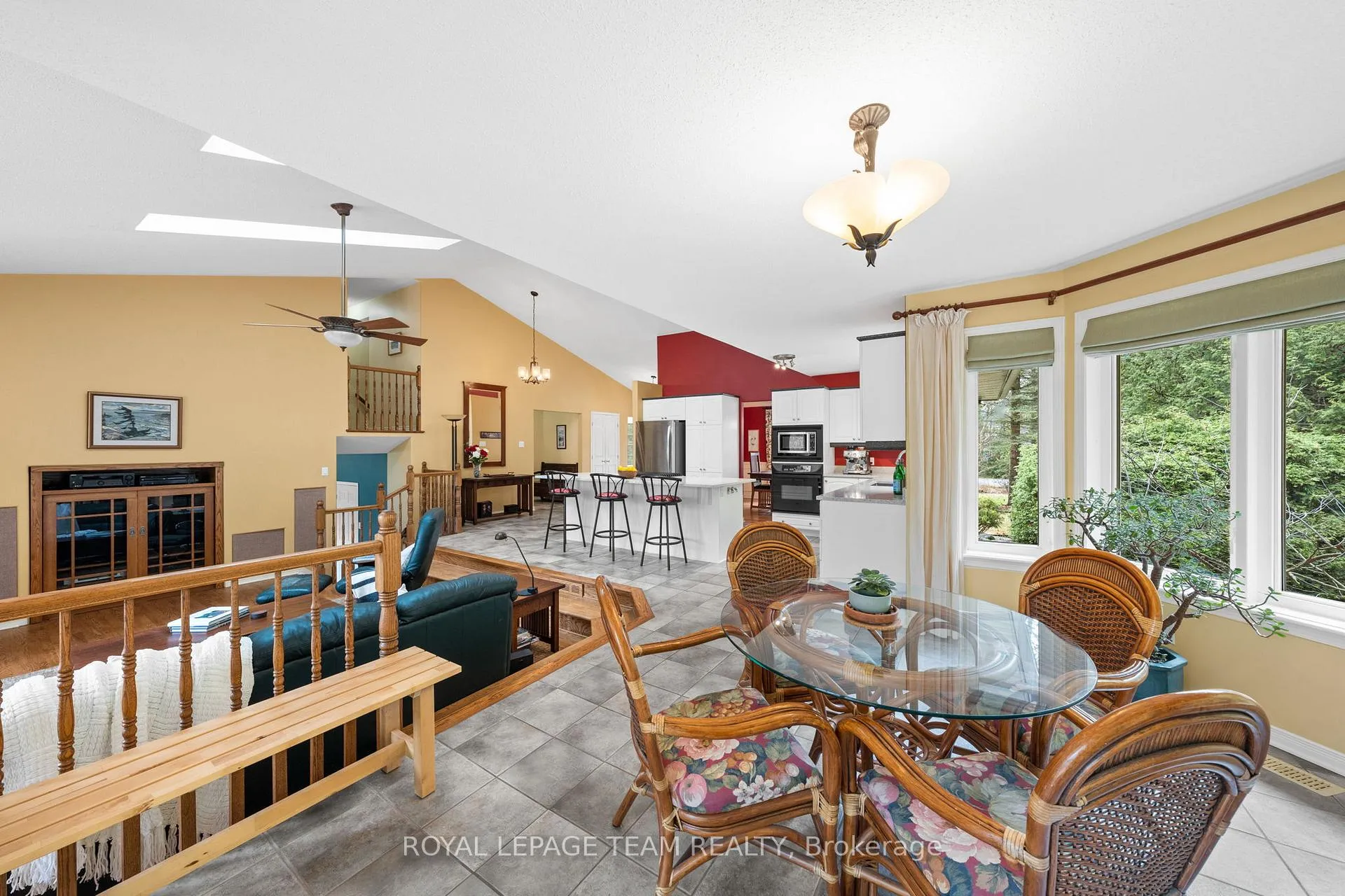 Photo 12 of 6461 Waddion Drive, Ottawa, Greely — HOMEH