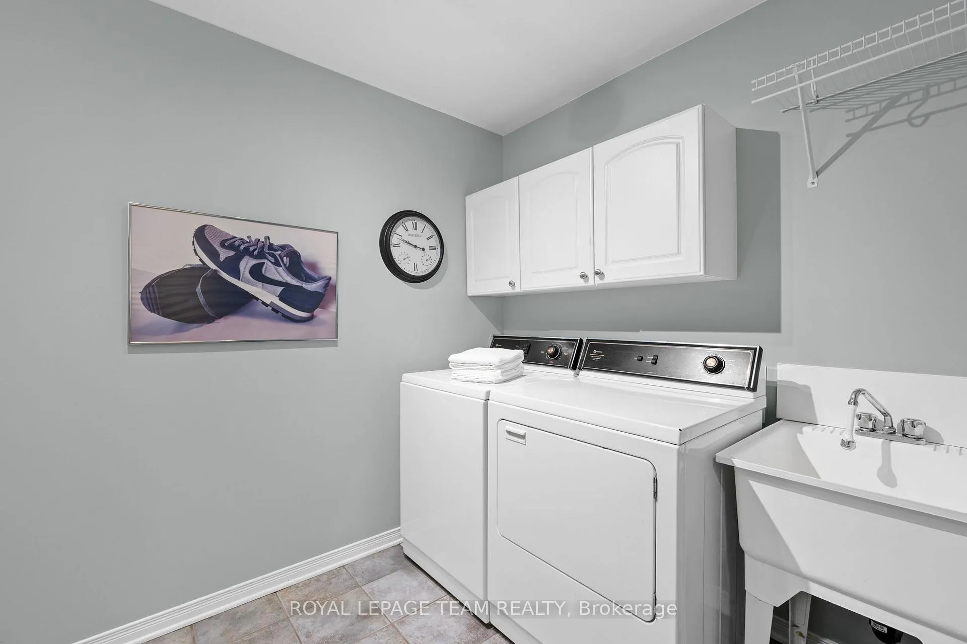 Photo 33 of 6461 Waddion Drive, Ottawa, Greely — HOMEH