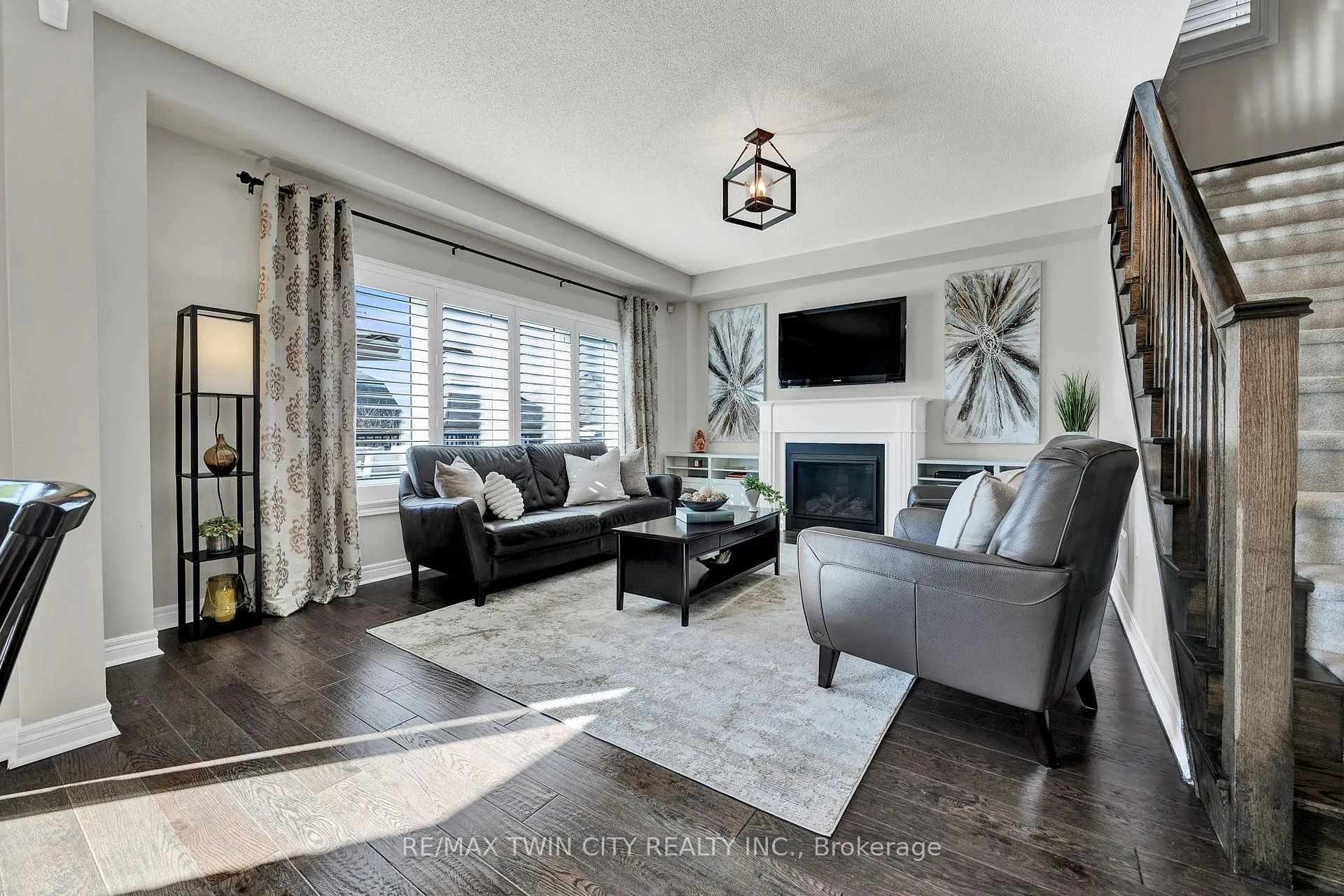 Photo 4 of 15 Pieter Vos Drive, Kitchener — HOMEH