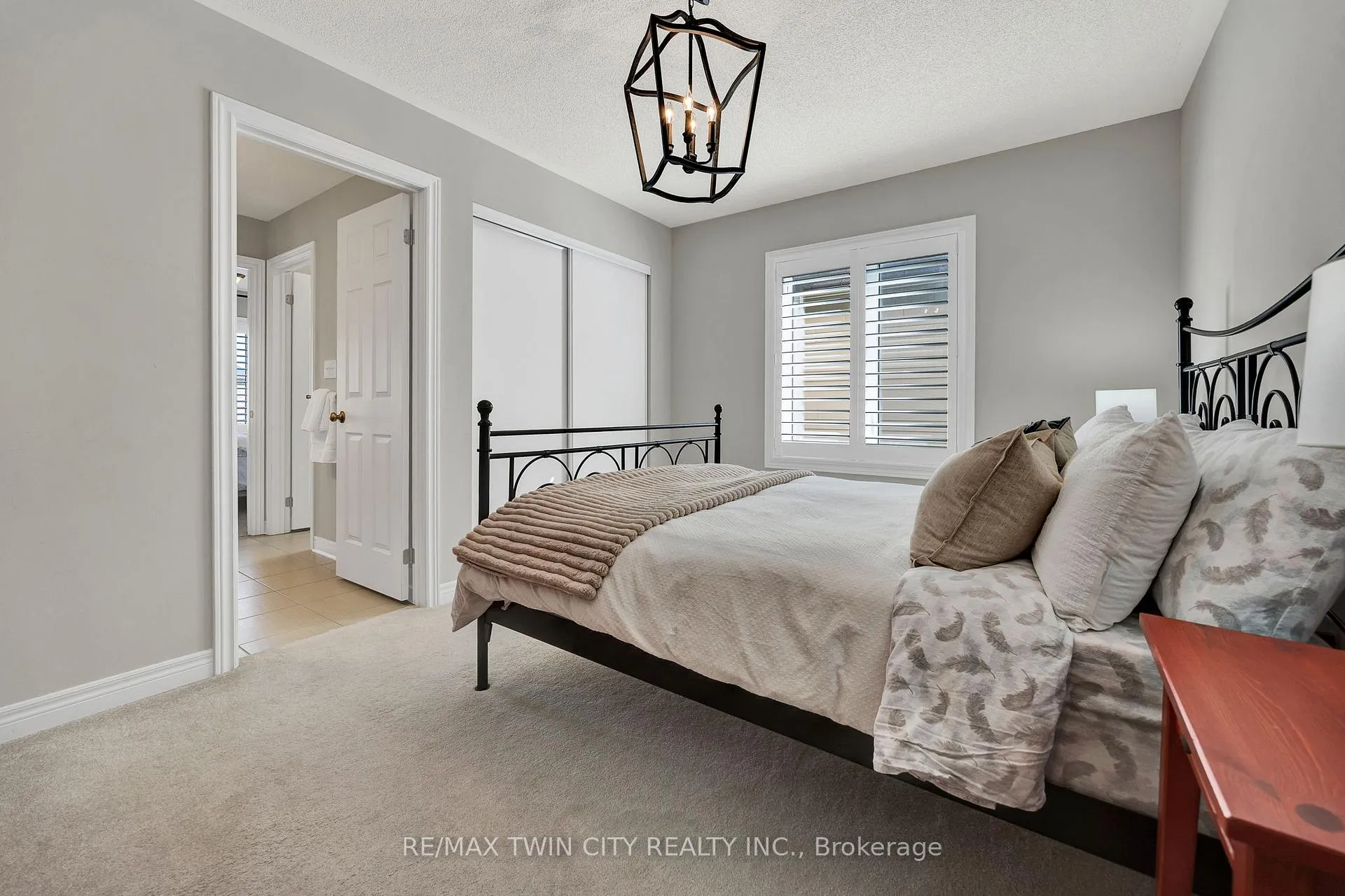 Photo 16 of 15 Pieter Vos Drive, Kitchener — HOMEH