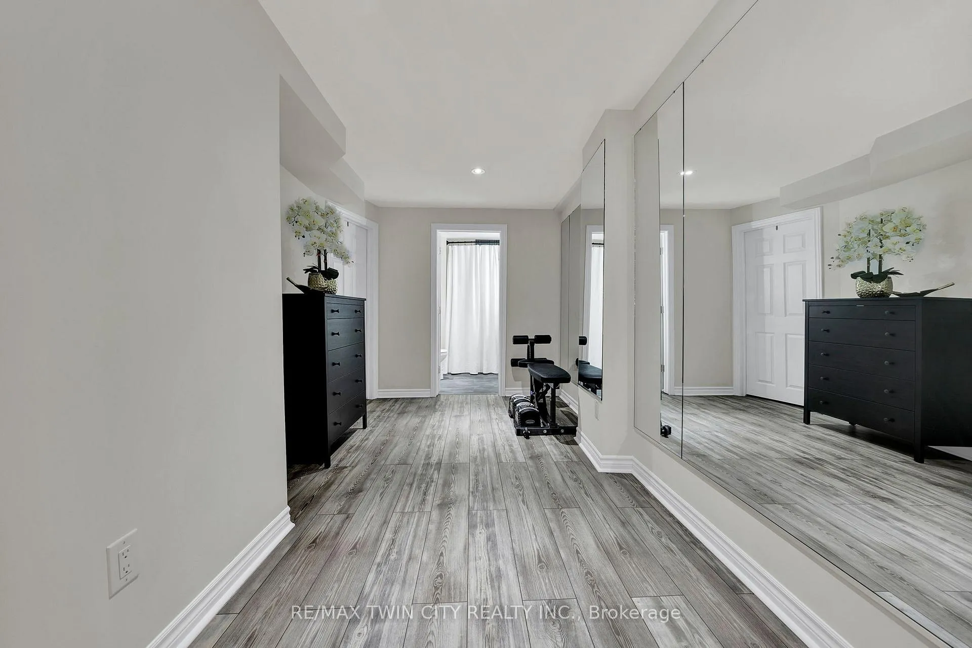 Photo 33 of 15 Pieter Vos Drive, Kitchener — HOMEH