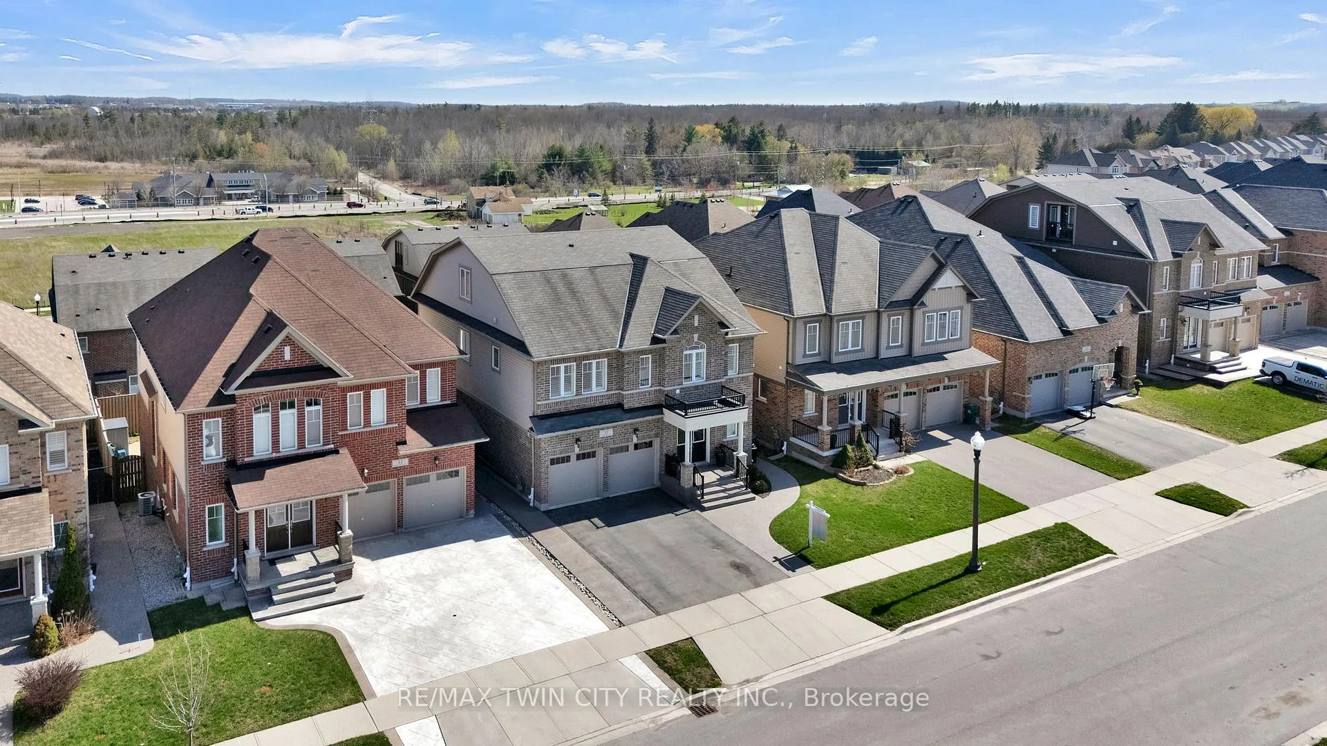 Photo 44 of 15 Pieter Vos Drive, Kitchener — HOMEH