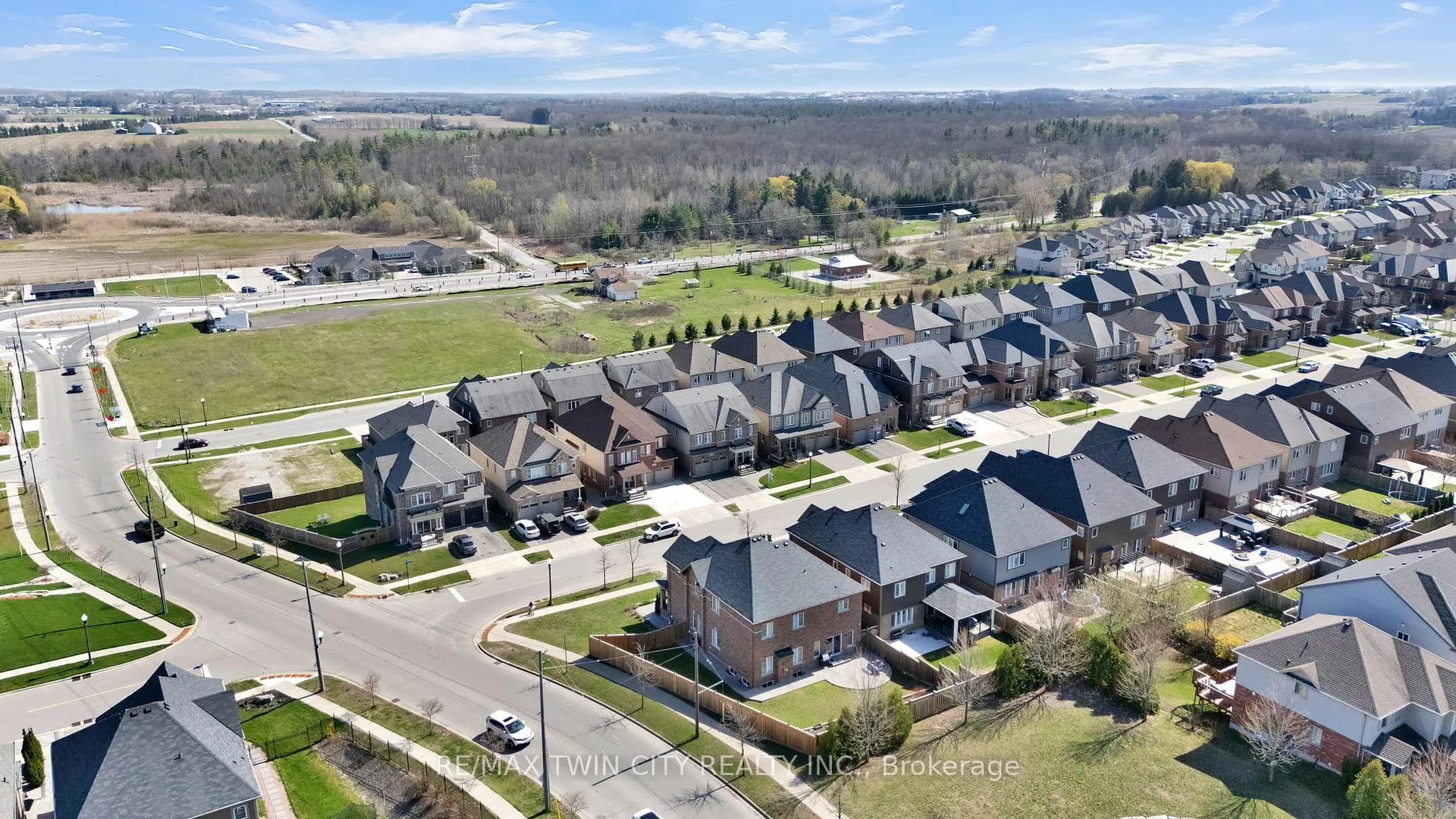 Photo 45 of 15 Pieter Vos Drive, Kitchener — HOMEH