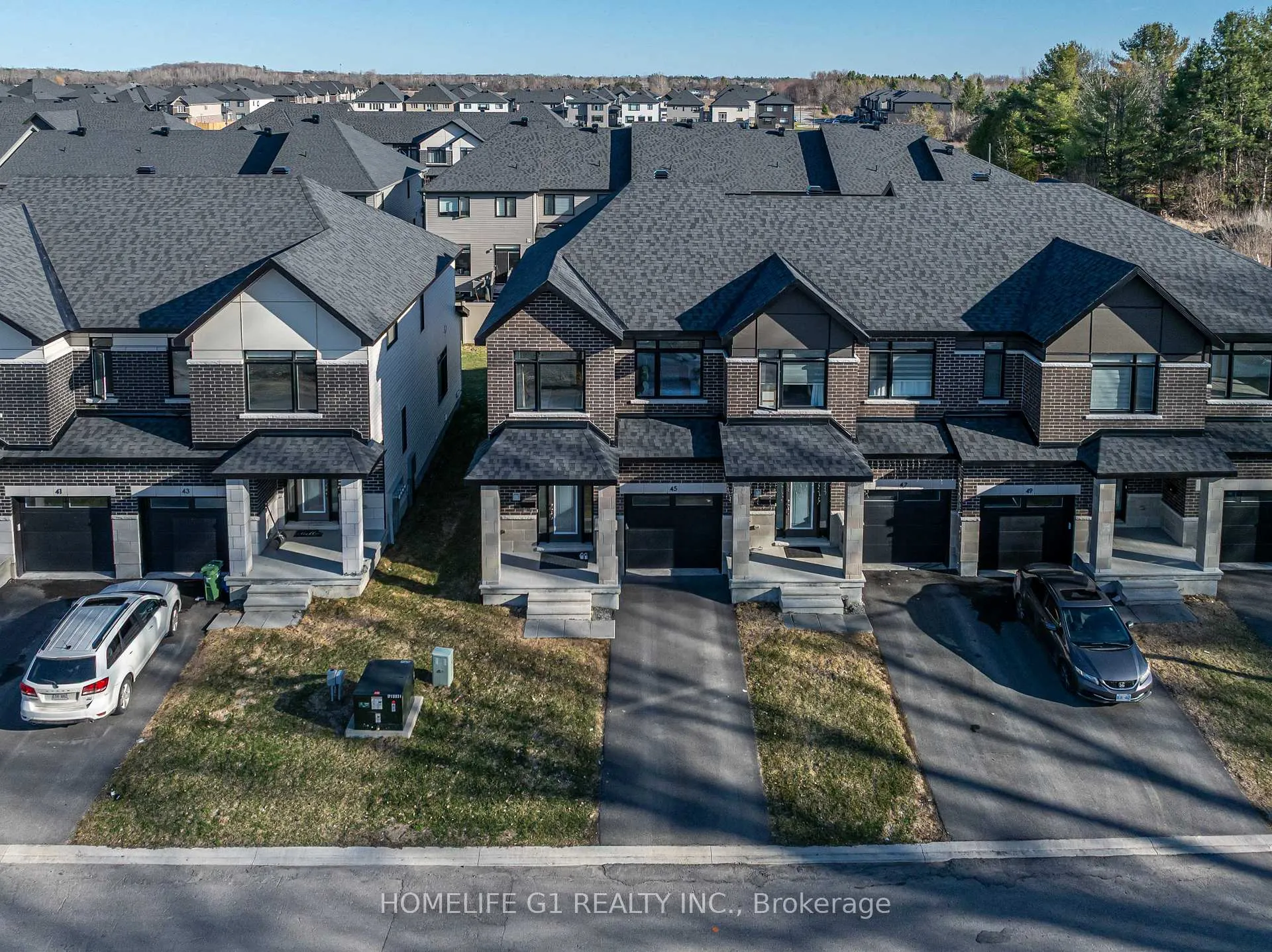 Photo 2 of 45 Moosonee Crescent, Ottawa, Riverside South/Gloucester Glen — HOMEH