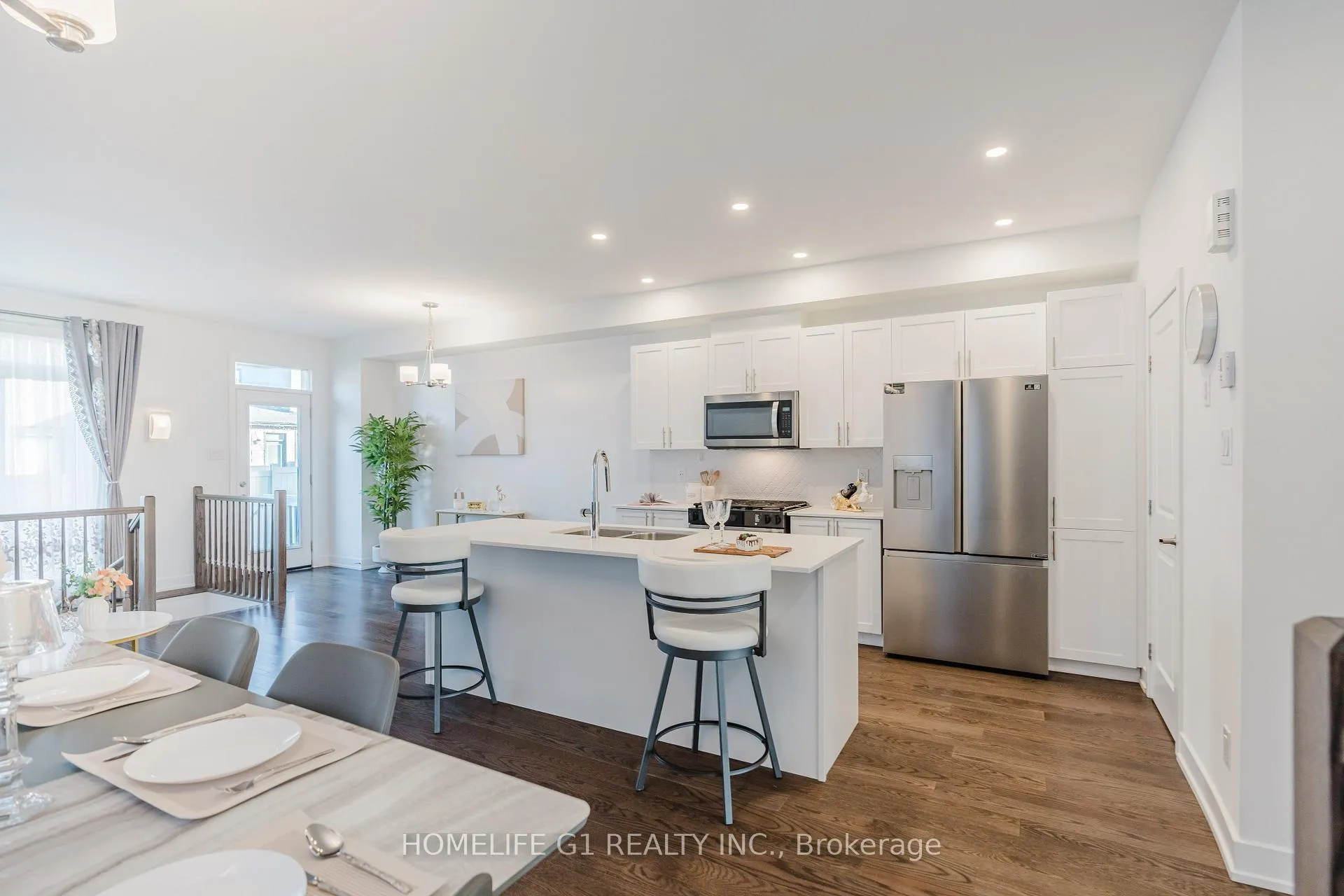 Photo 17 of 45 Moosonee Crescent, Ottawa, Riverside South/Gloucester Glen — HOMEH