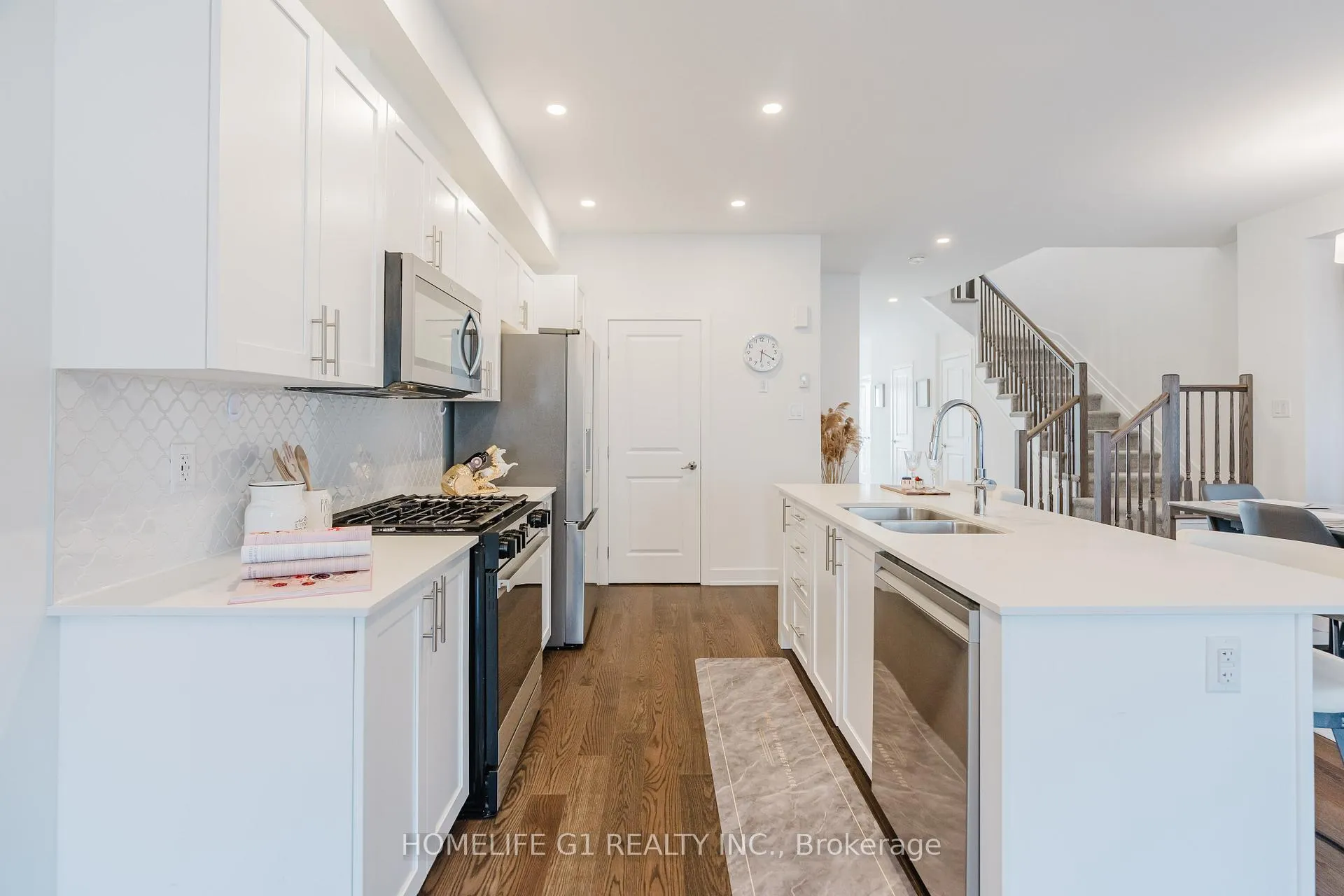 Photo 18 of 45 Moosonee Crescent, Ottawa, Riverside South/Gloucester Glen — HOMEH