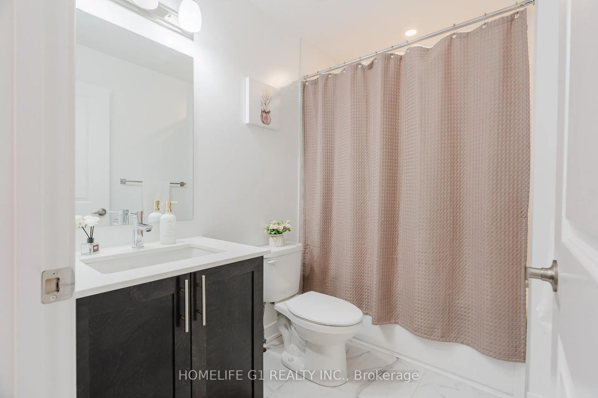Photo 35 of 45 Moosonee Crescent, Ottawa, Riverside South/Gloucester Glen — HOMEH