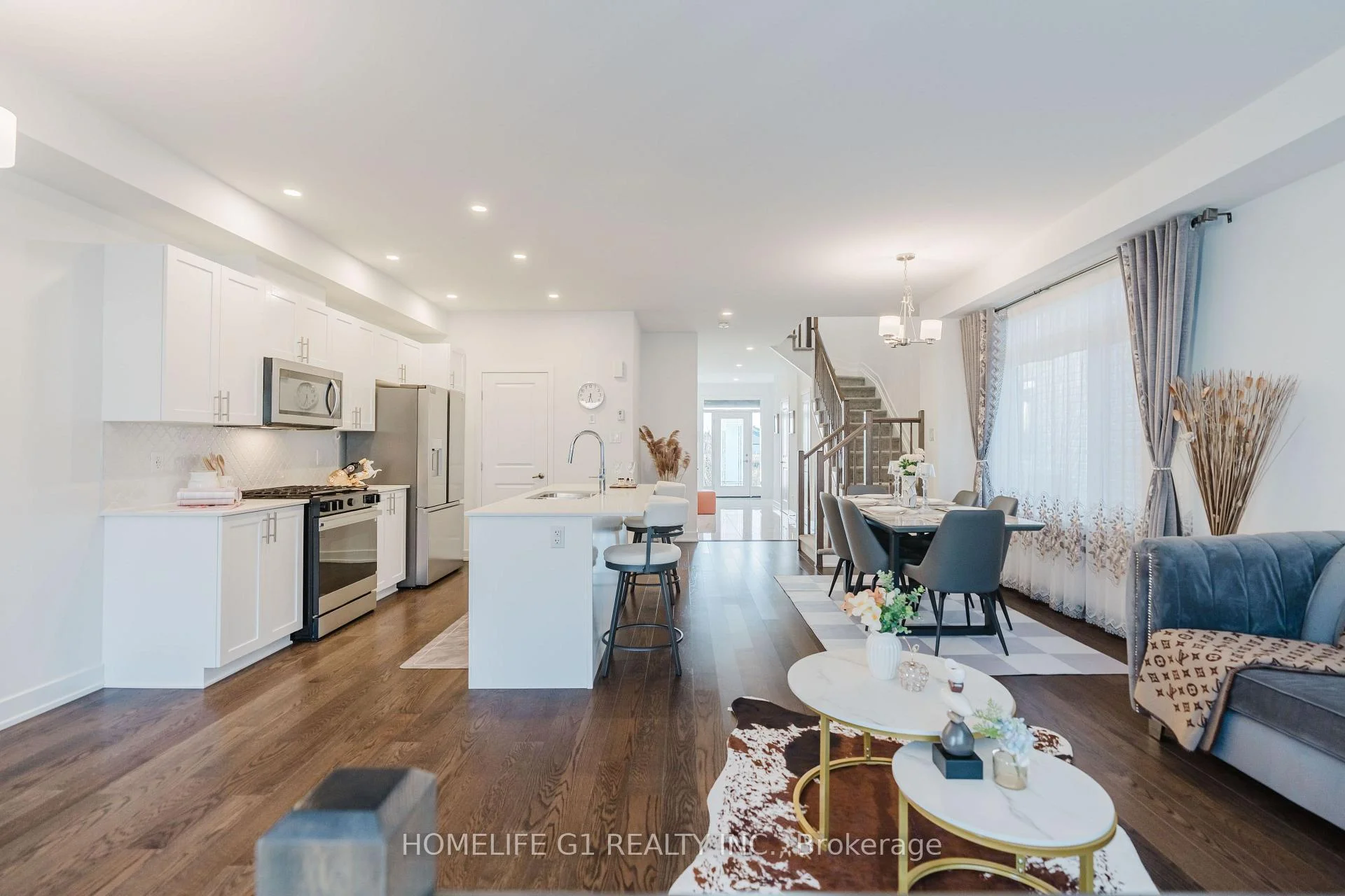 Photo 3 of 45 Moosonee Crescent, Ottawa, Riverside South/Gloucester Glen — HOMEH