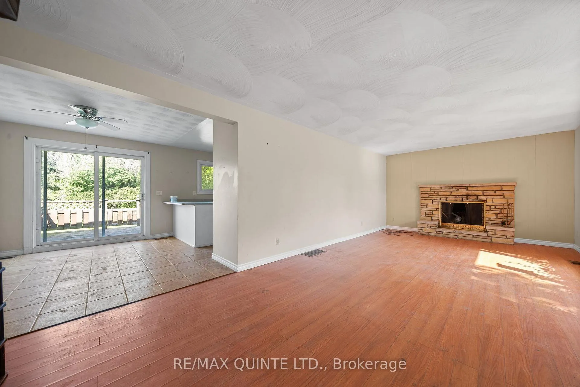 Photo 5 of 403 Whites Road, Quinte West, Sidney Ward — HOMEH