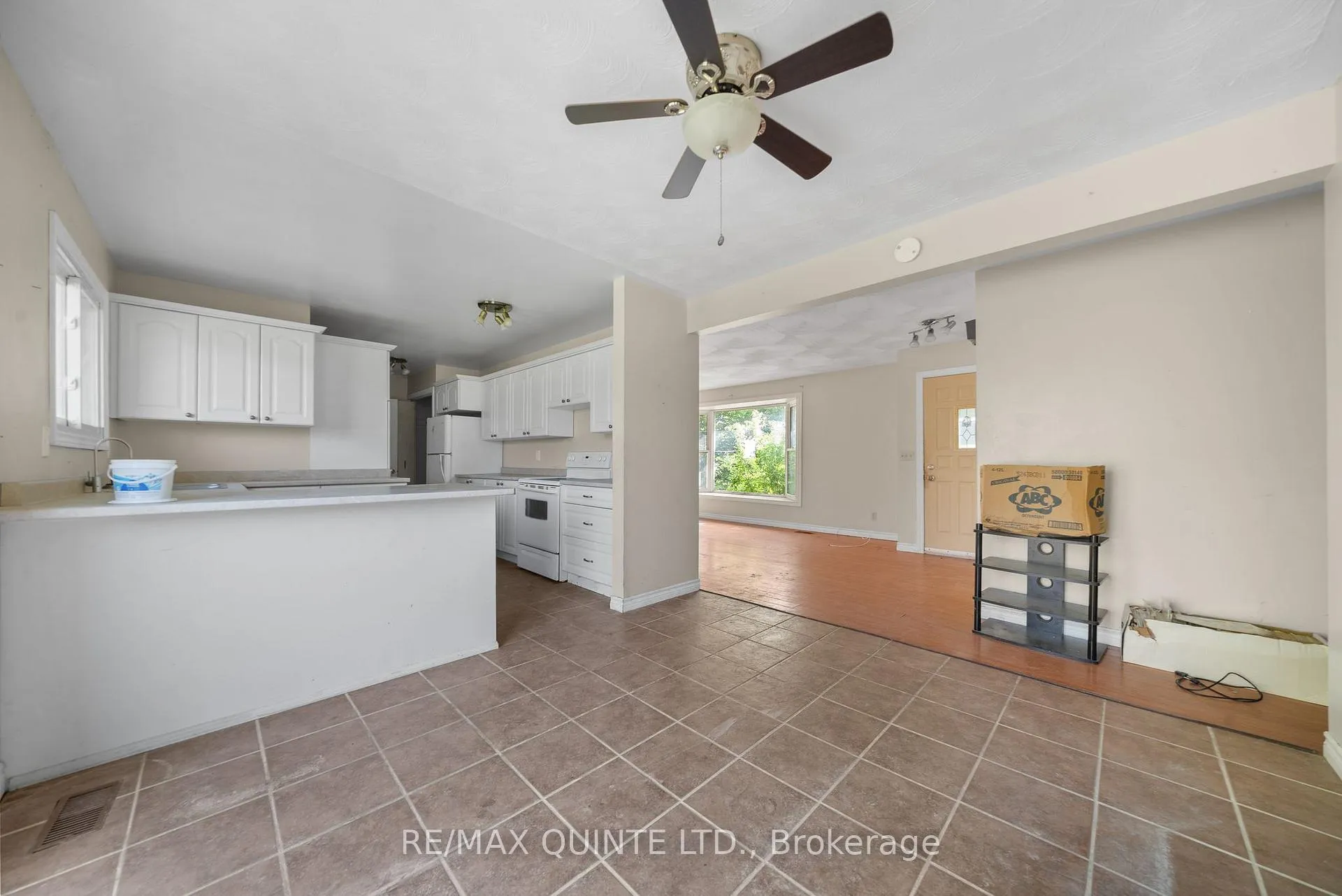 Photo 9 of 403 Whites Road, Quinte West, Sidney Ward — HOMEH