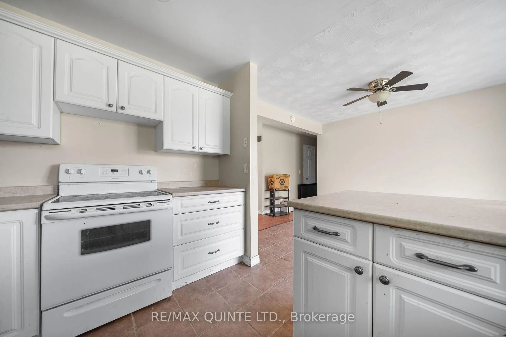 Photo 13 of 403 Whites Road, Quinte West, Sidney Ward — HOMEH
