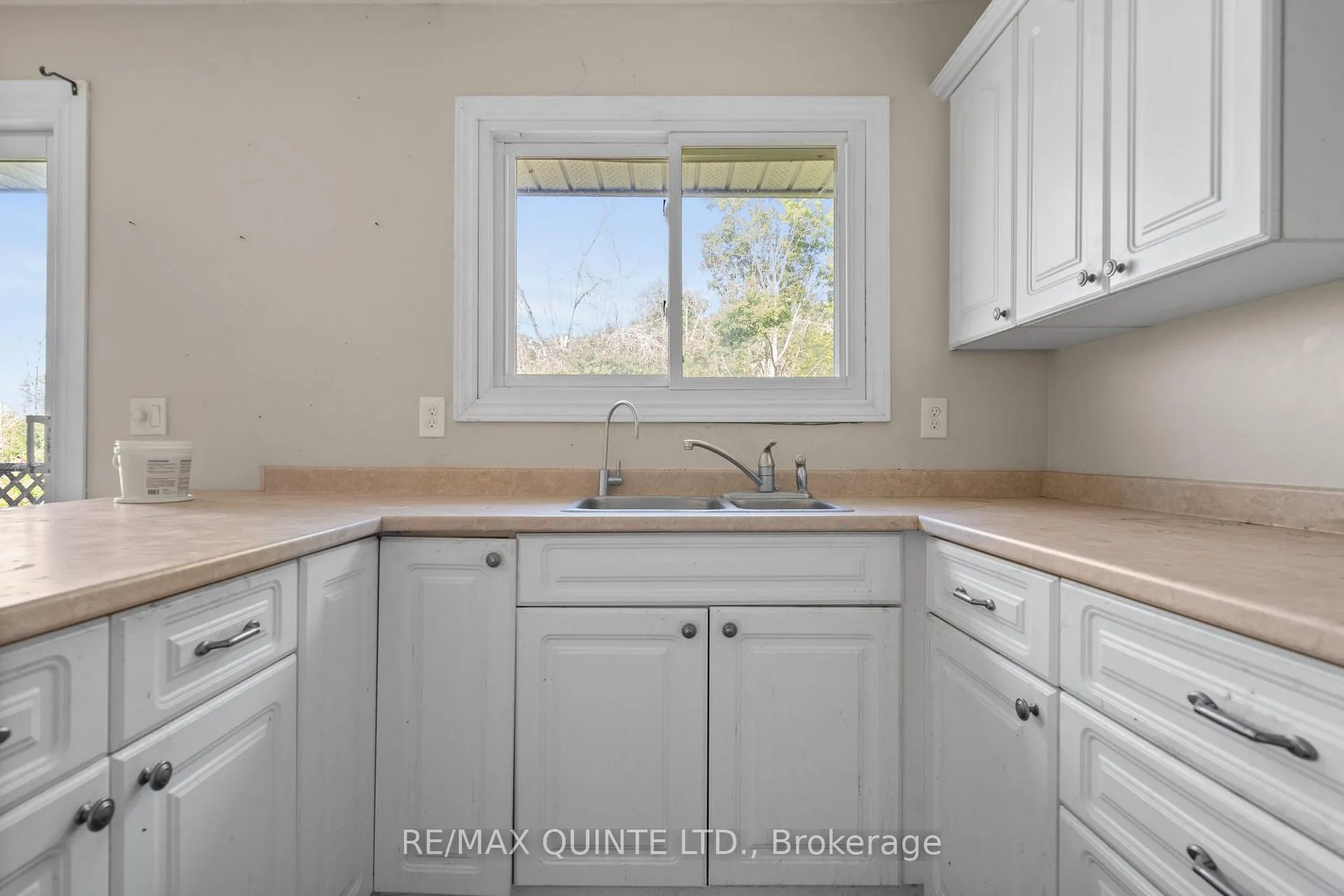 Photo 16 of 403 Whites Road, Quinte West, Sidney Ward — HOMEH